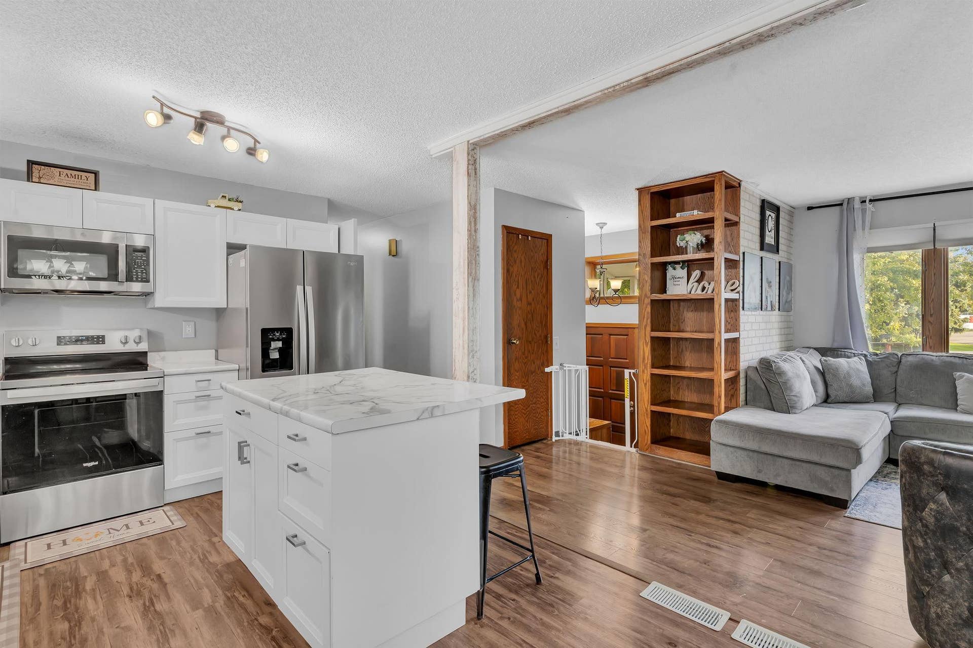 1221 13th Avenue SW, Willmar, MN 56201 1221- Kitchen Center Island