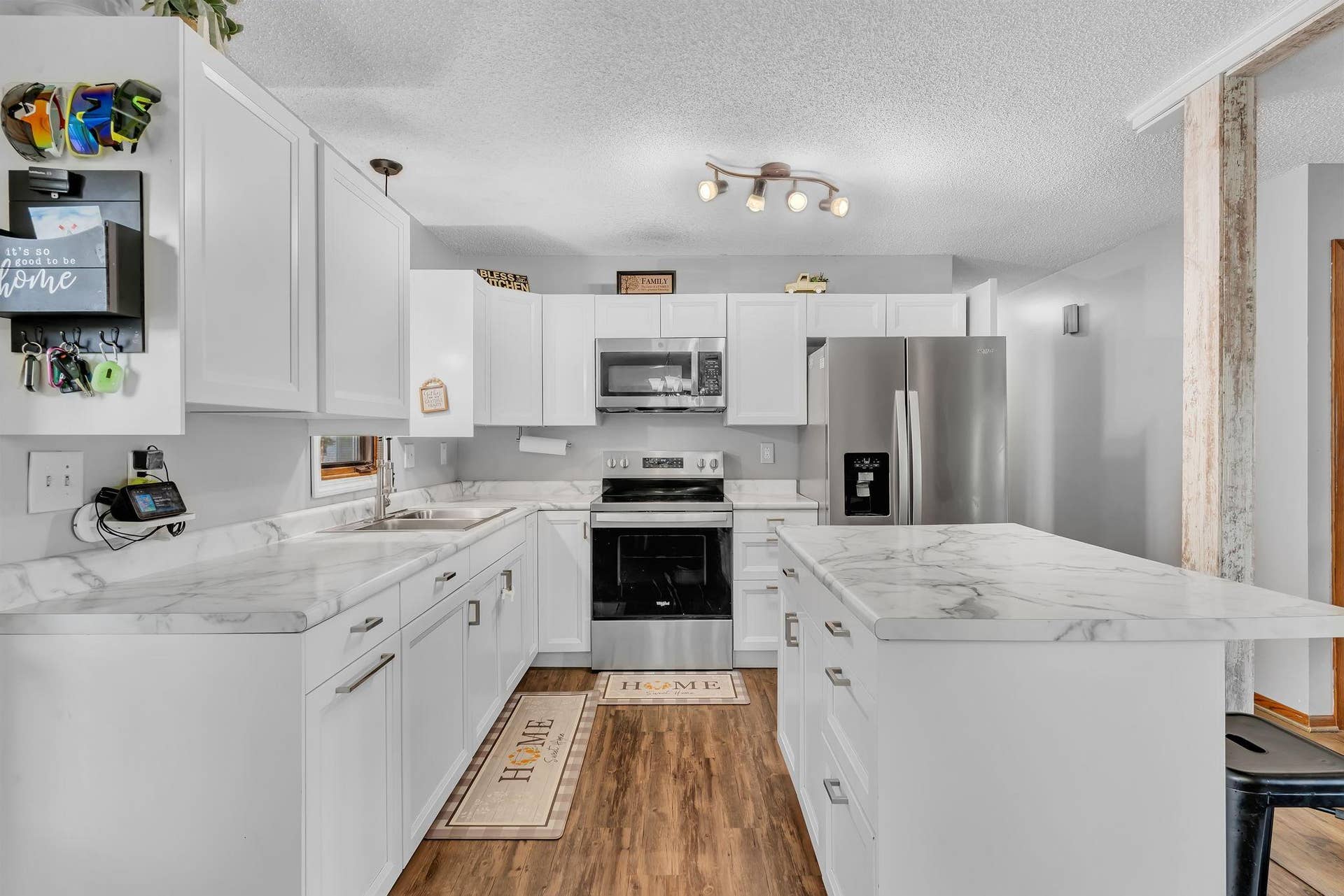 1221 13th Avenue SW, Willmar, MN 56201 1221- Updated Kitchen