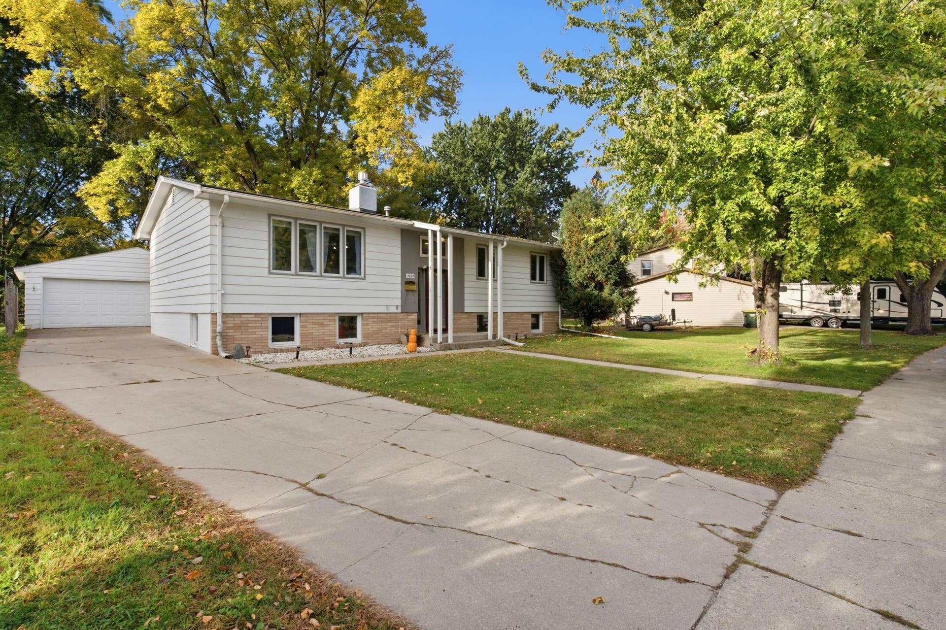 1221 13th Avenue SW, Willmar, MN 56201 1221 13th Avenue SW, Willmar