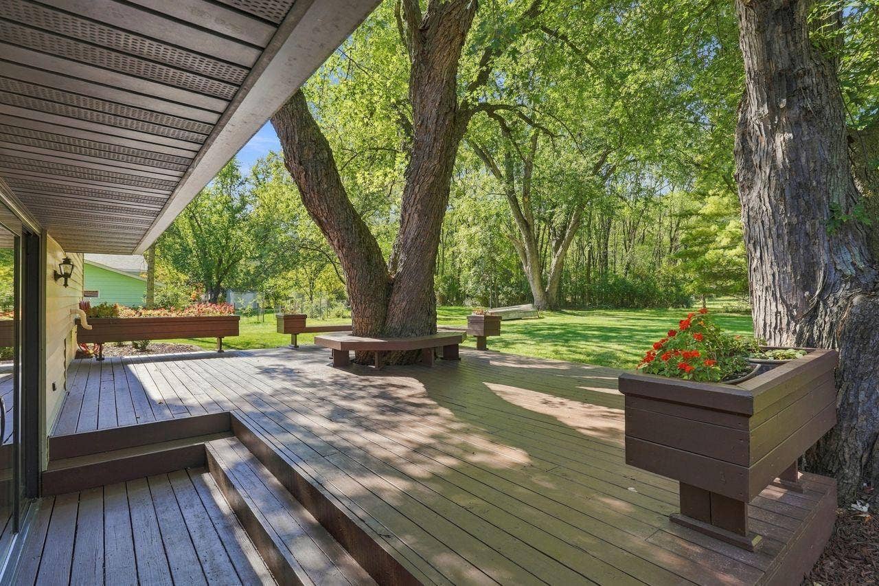 132 Quality Avenue S, Lakeland, MN 55043