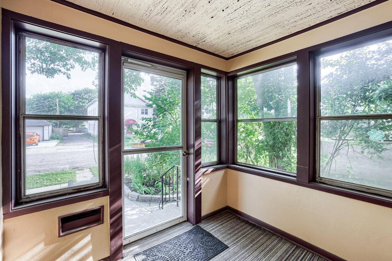 1549 Edmund Avenue, 93, Saint Paul, MN 55104 1549 Edmund Avenue, 93, Saint Paul, MN 55104