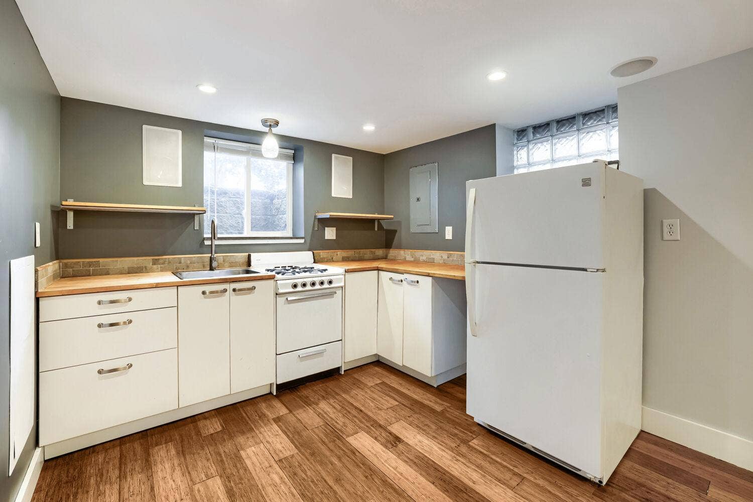 1549 Edmund Avenue, 93, Saint Paul, MN 55104 1549 Edmund Avenue, 93, Saint Paul, MN 55104