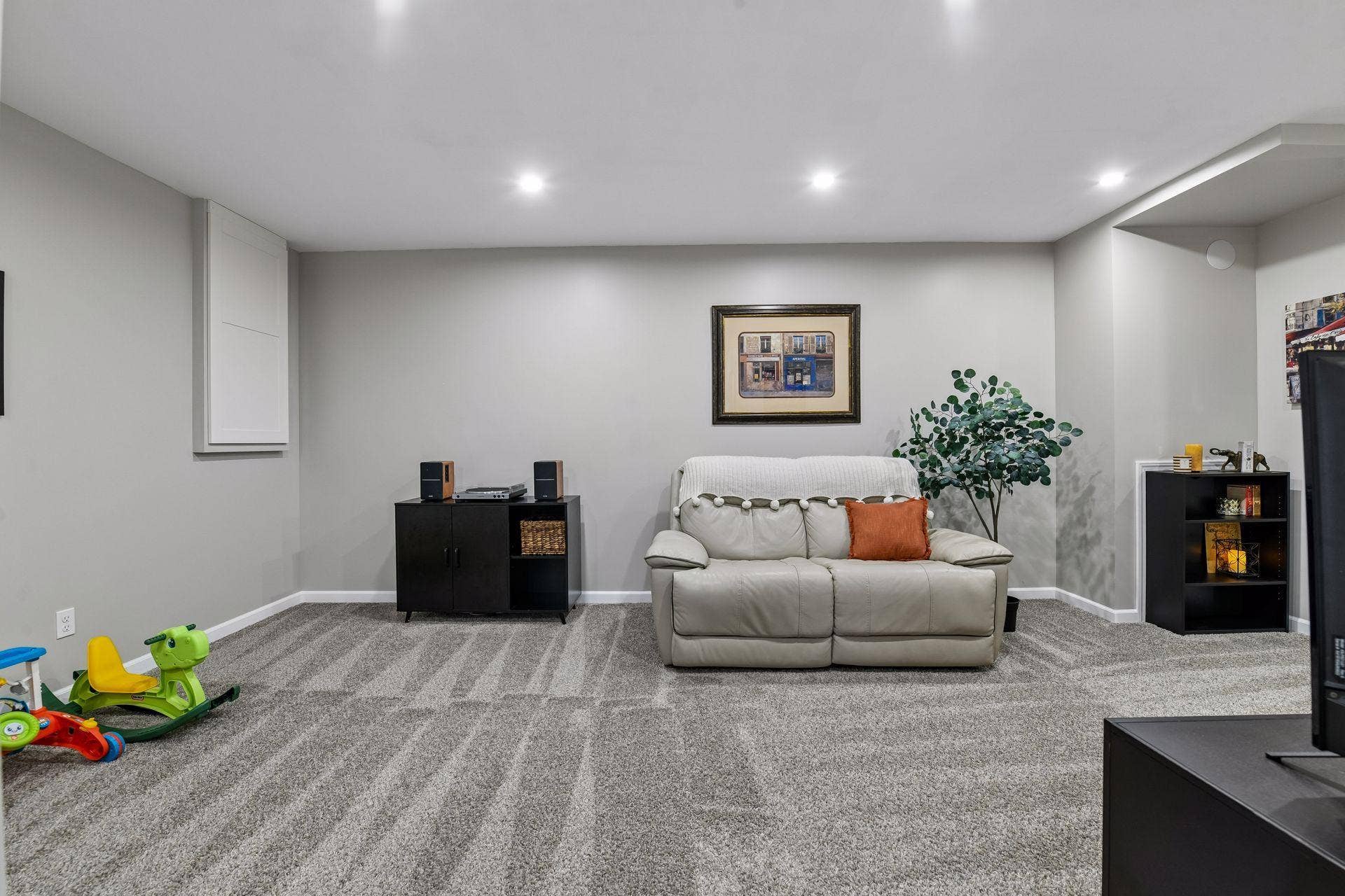 501 Laredo Lane, Chanhassen, MN 55317 501 Laredo Lane, Chanhassen, MN 55317