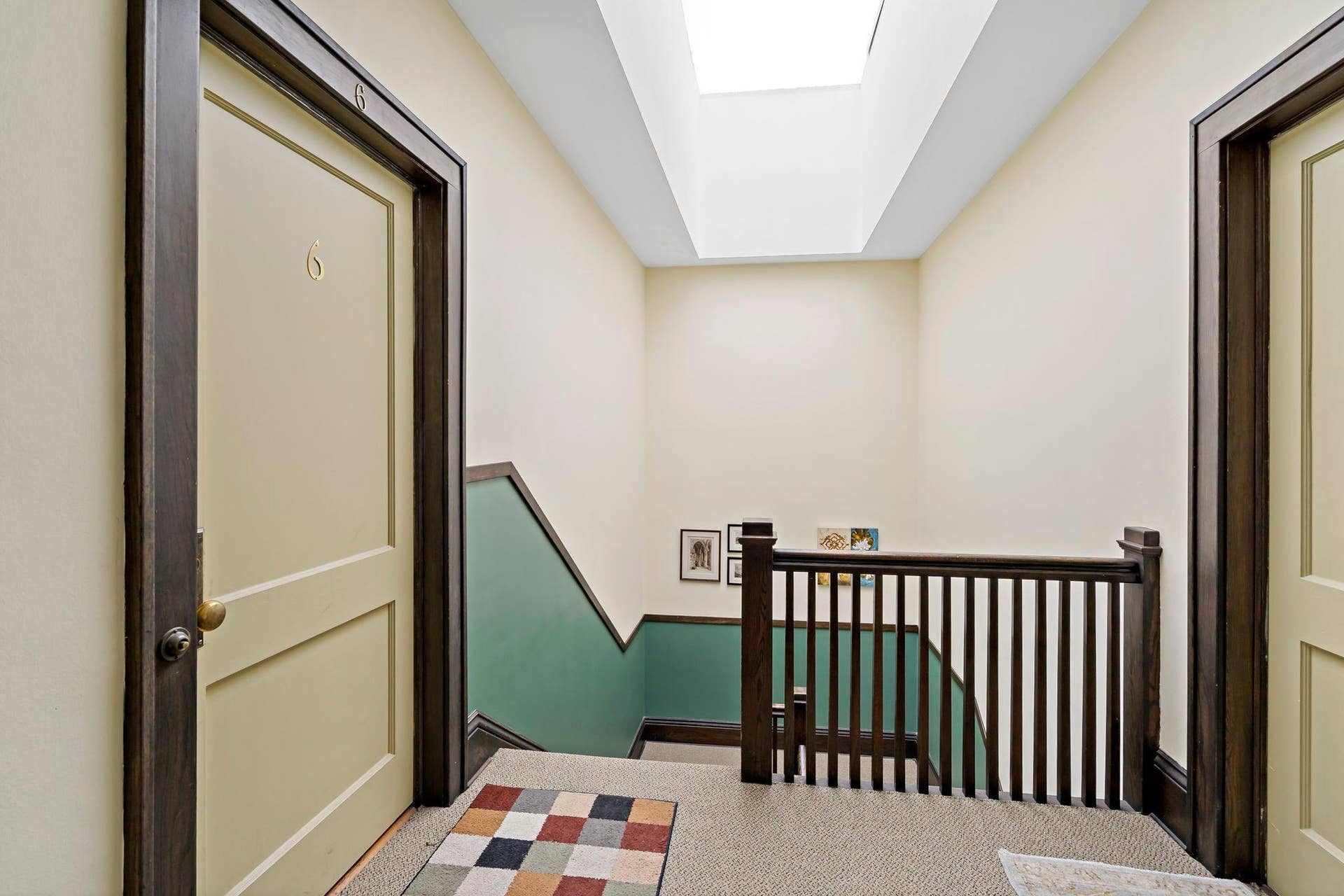 2407 Girard Avenue S, #6, 21, Minneapolis, MN 55405 Pristinely maintained building