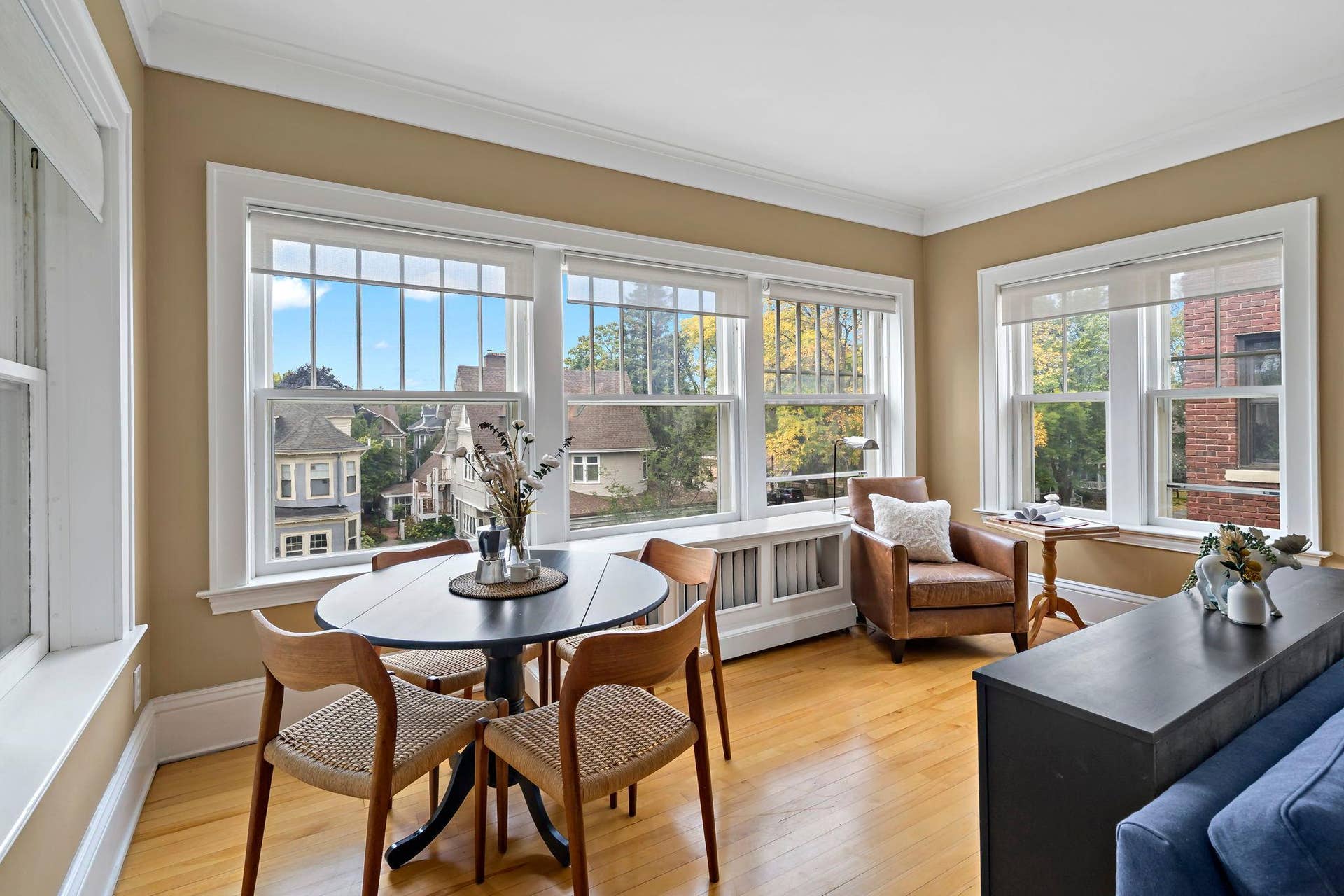 2407 Girard Avenue S, #6, 21, Minneapolis, MN 55405 Wrap around windows for a panoramic view