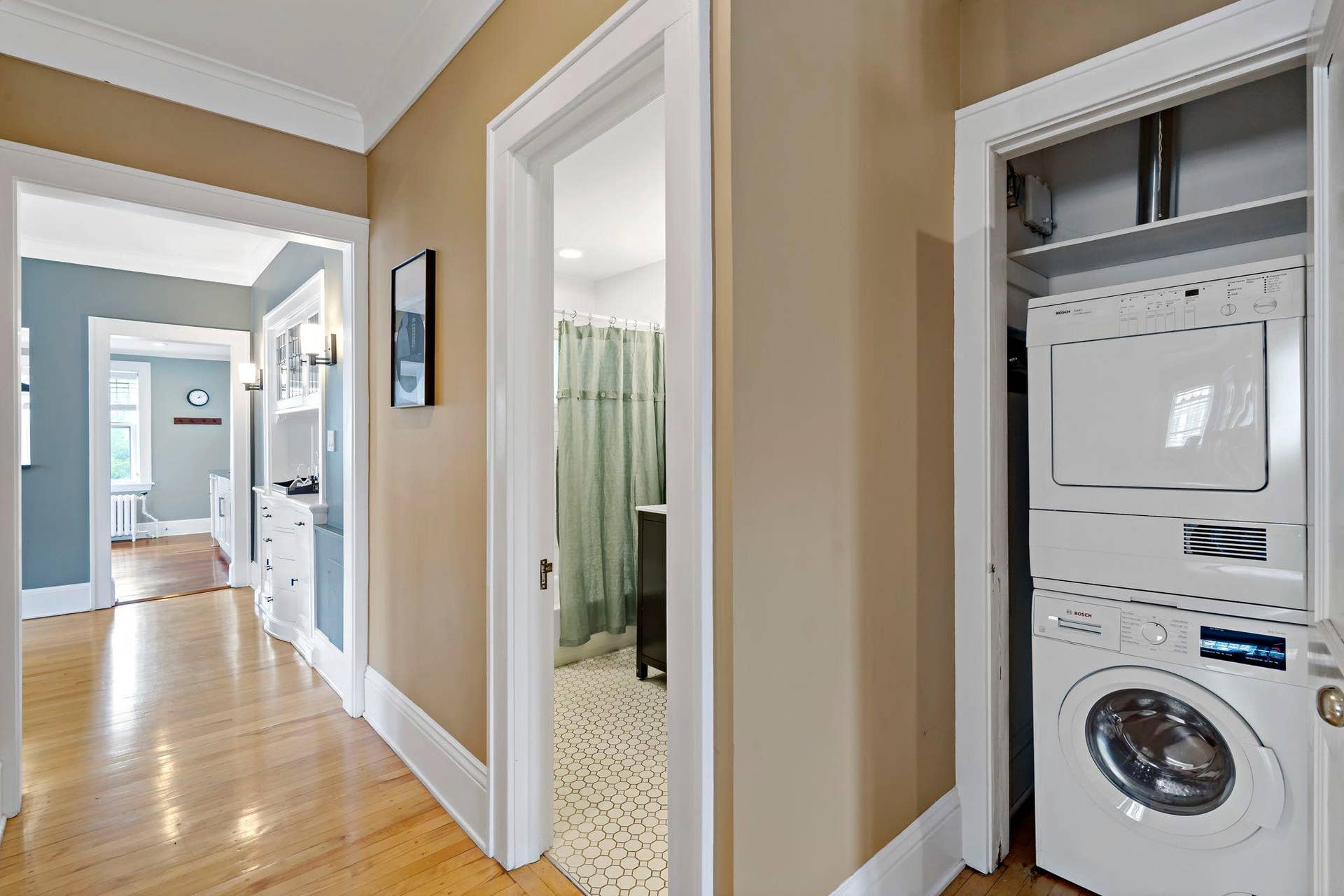 2407 Girard Avenue S, #6, 21, Minneapolis, MN 55405 In-unit laundry