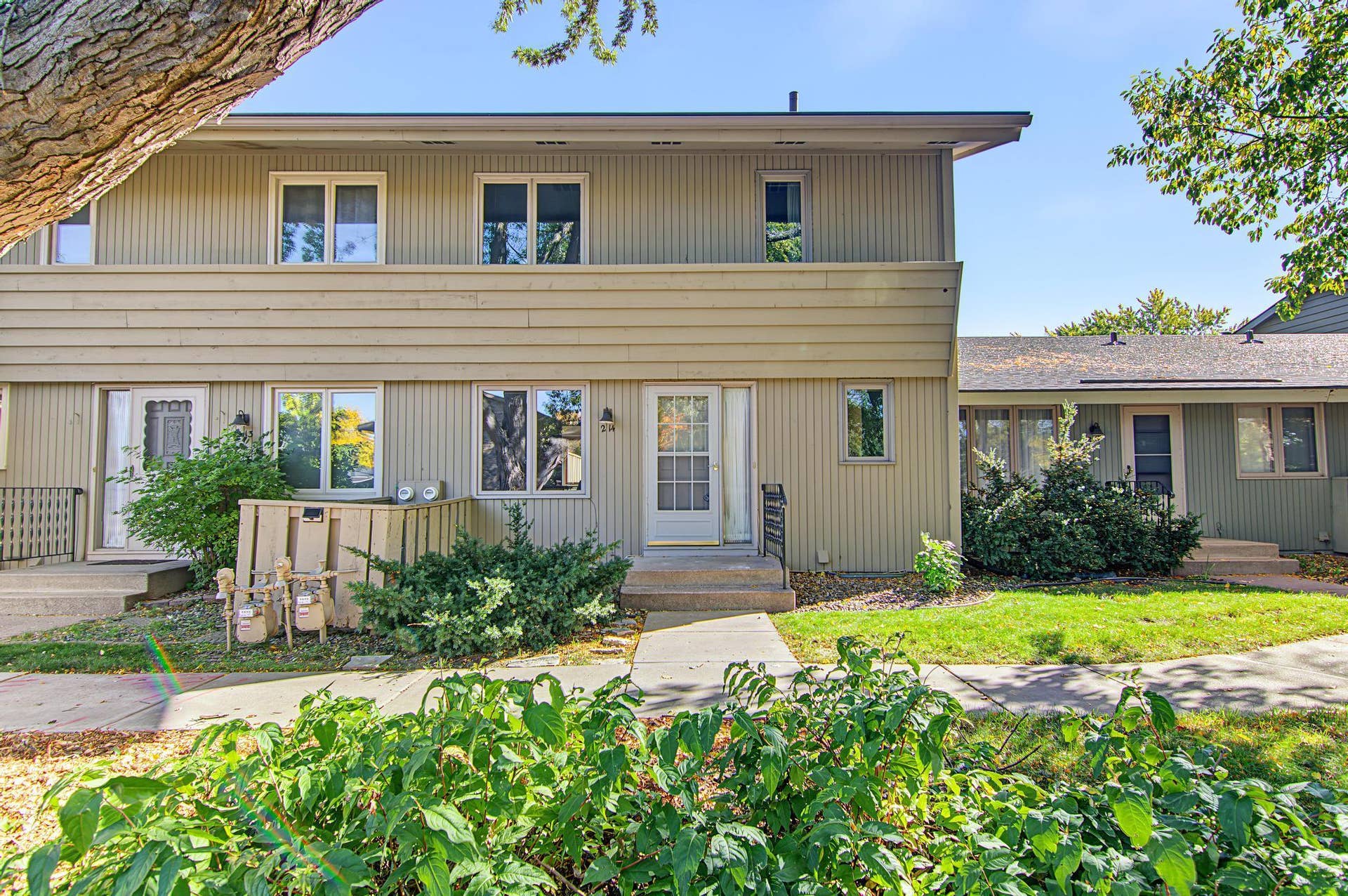 214 Windsor Court, New Brighton, MN 55112 Welcome to 214 Windsor Court