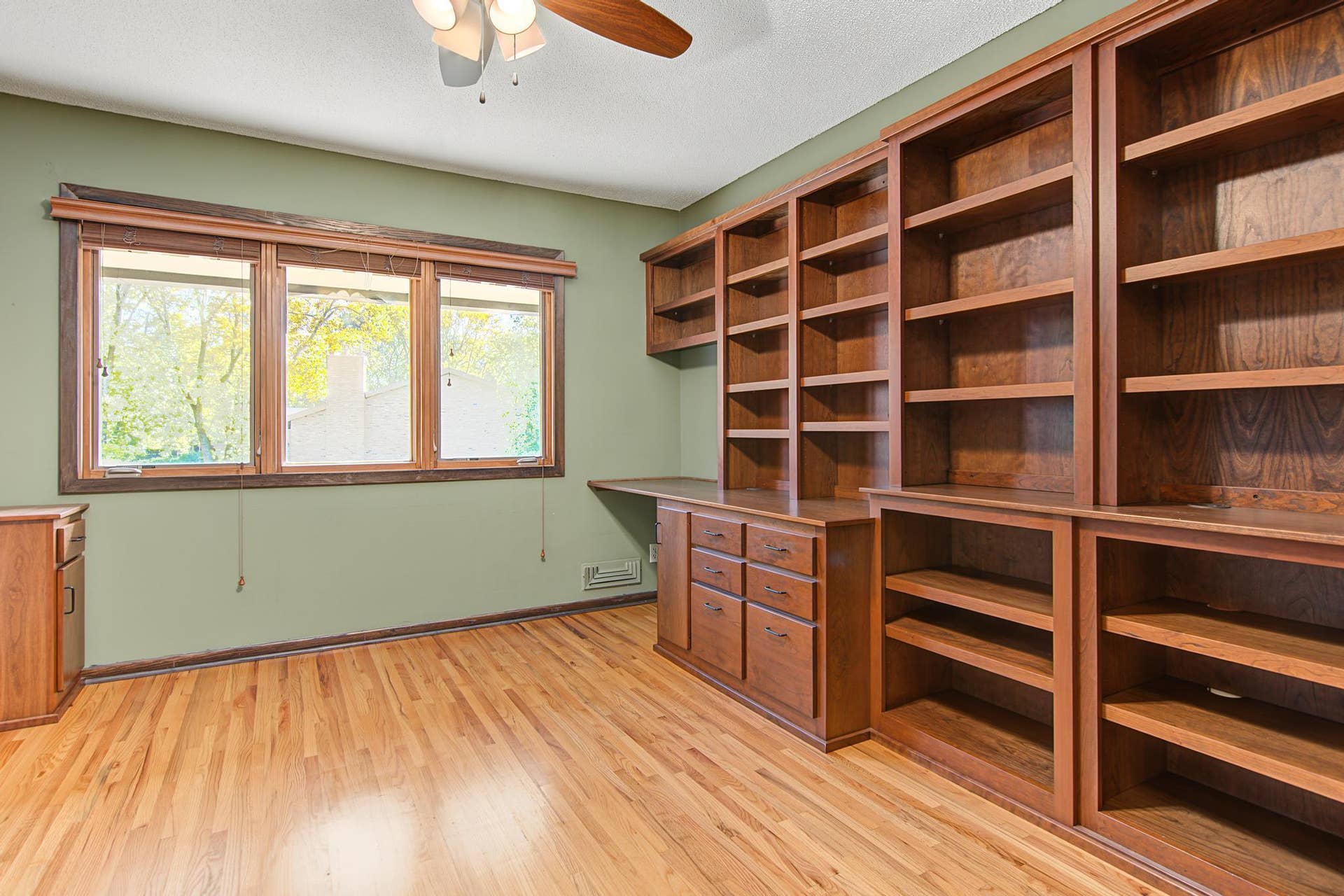 214 Windsor Court, New Brighton, MN 55112 214 Windsor Court, New Brighton, MN 55112