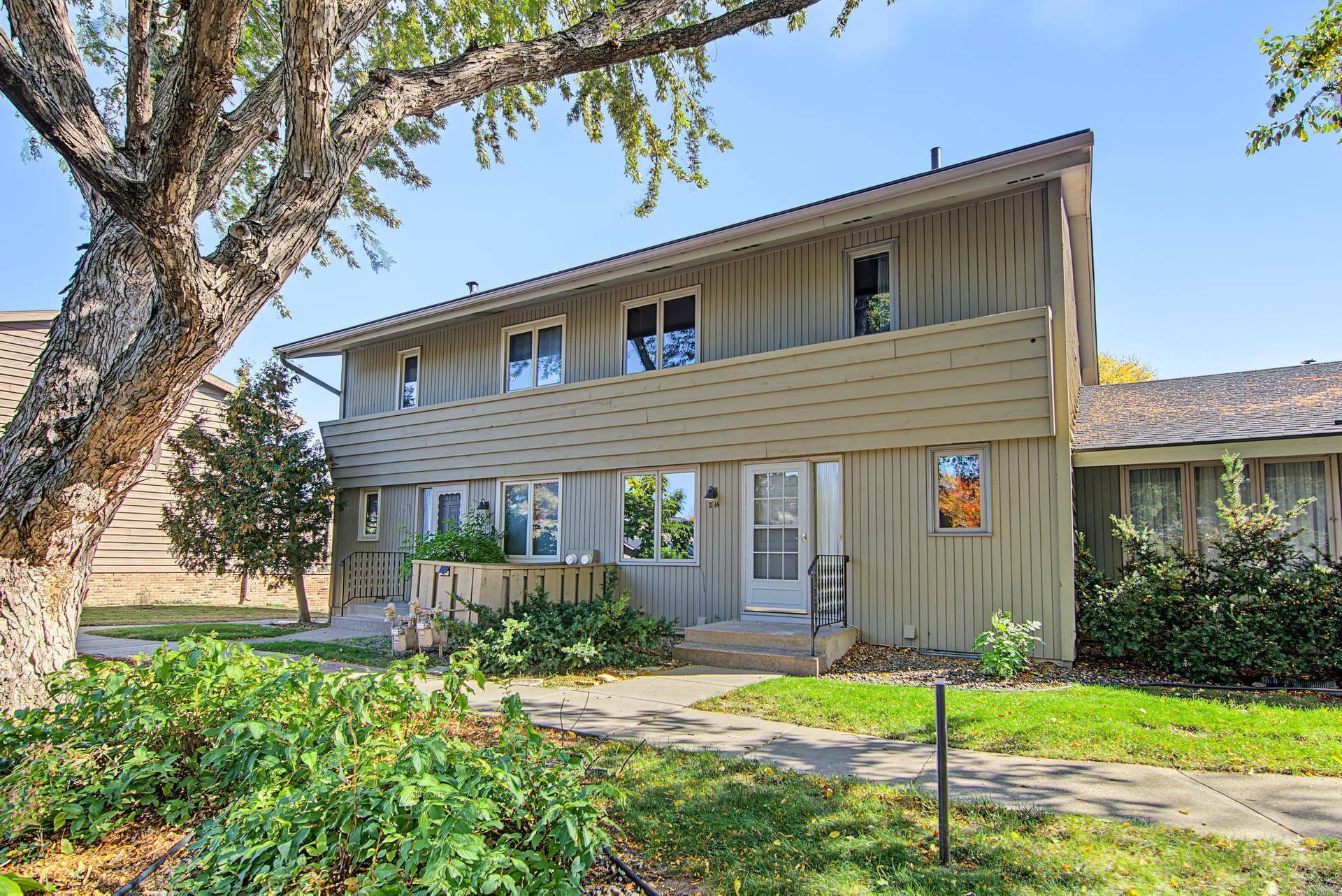 214 Windsor Court, New Brighton, MN 55112 214 Windsor Court, New Brighton, MN 55112