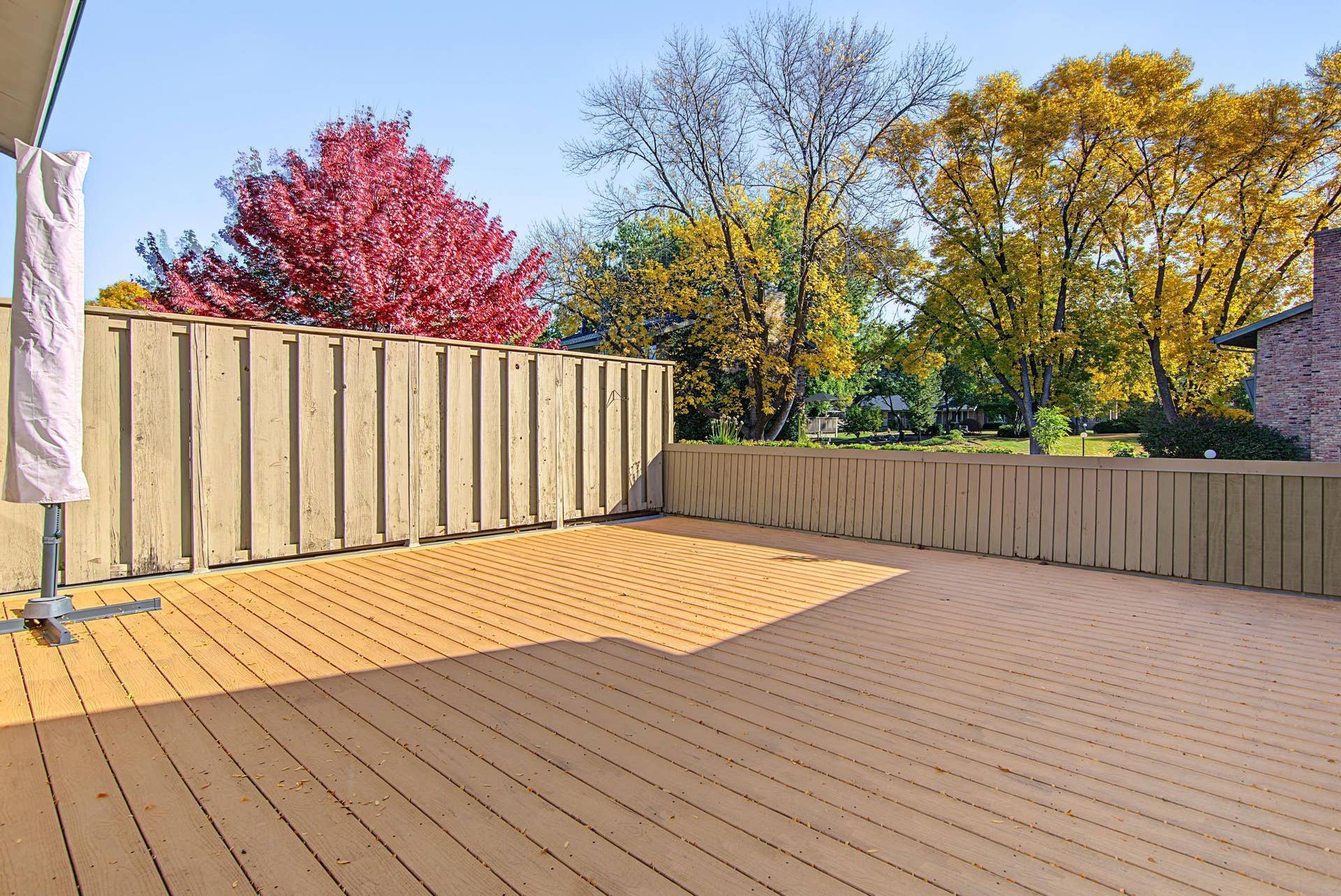 214 Windsor Court, New Brighton, MN 55112 22 x 24 Deck