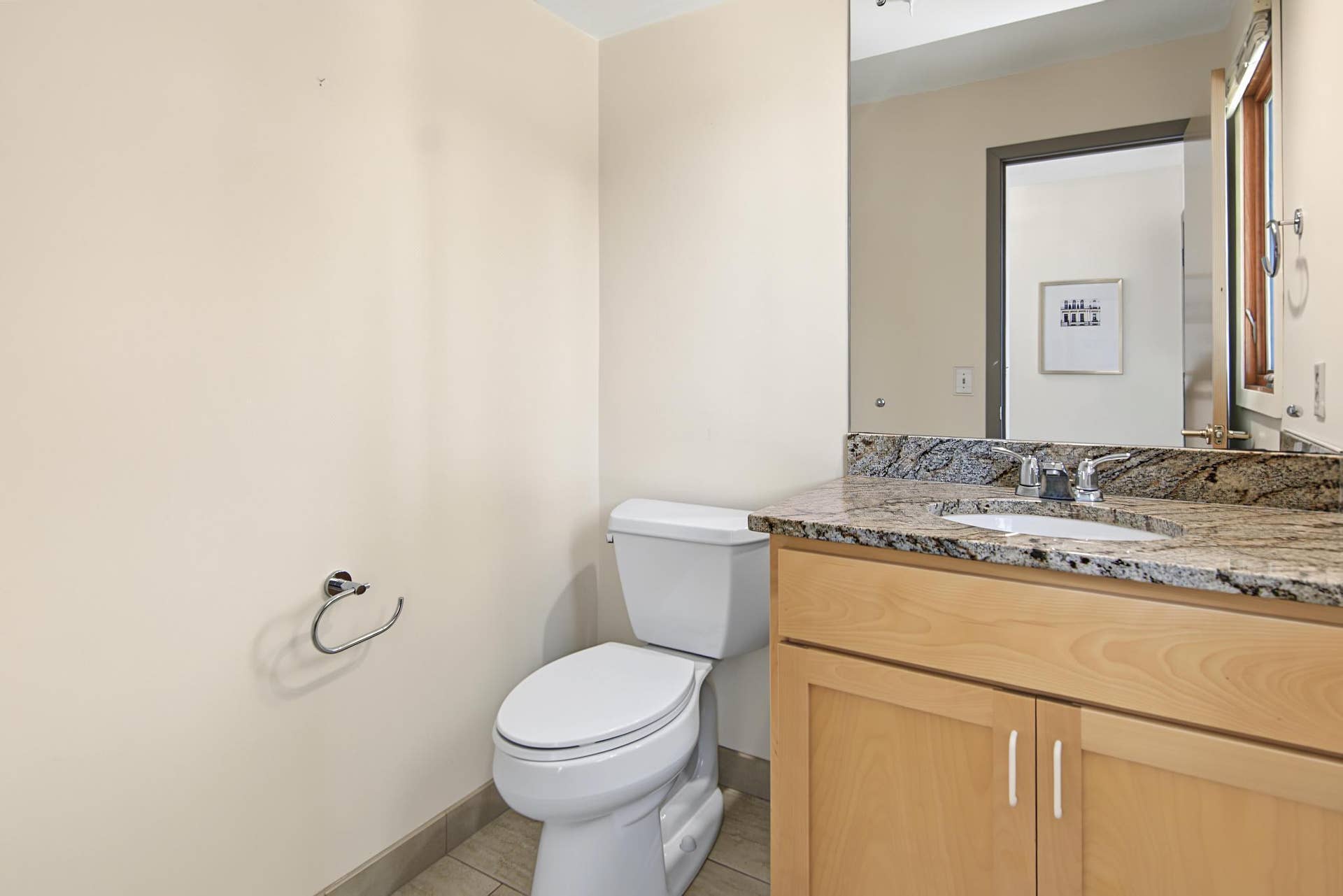 214 Windsor Court, New Brighton, MN 55112 Main Level Half Bath