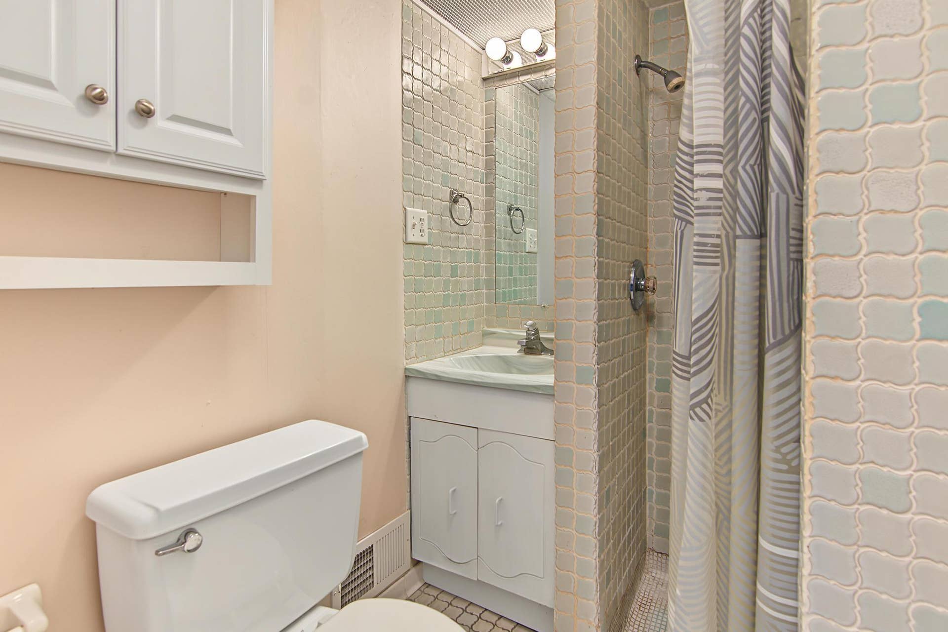 214 Windsor Court, New Brighton, MN 55112 Lower Level 3/4 Bath