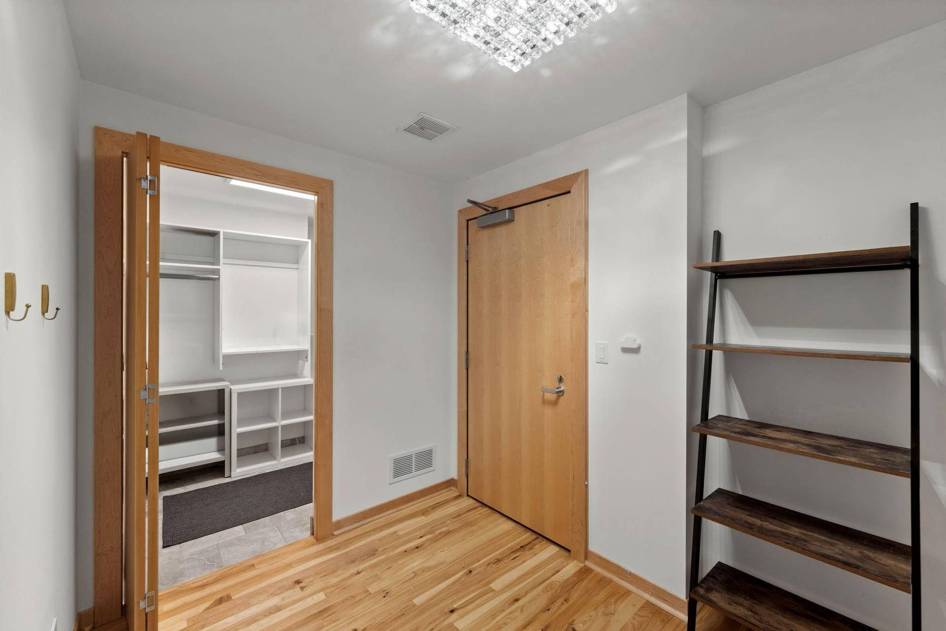 32-web-or-mls-1240-s-2nd-st-521.jpg