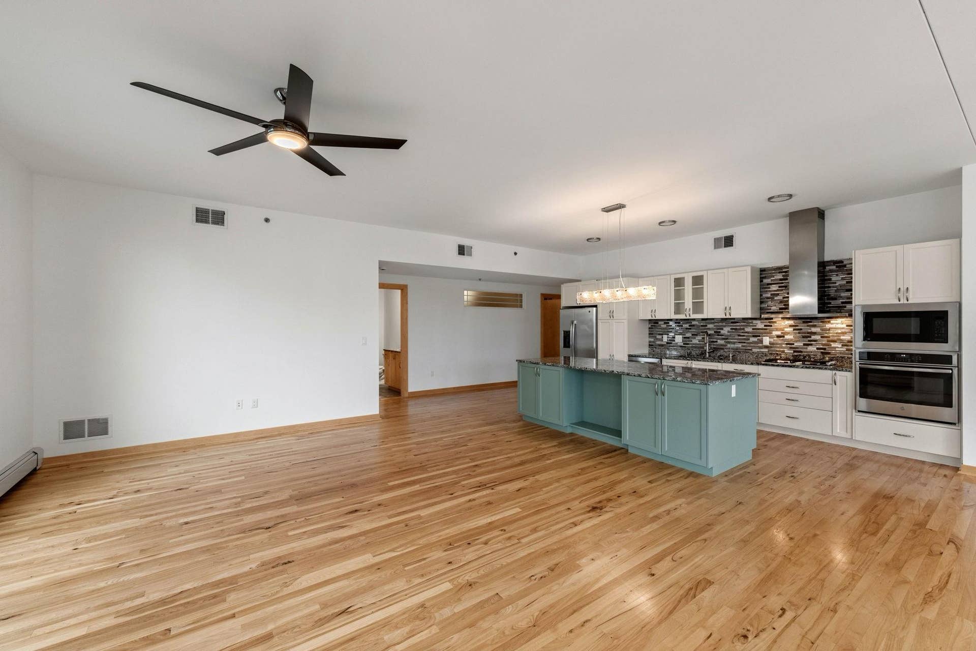 4-web-or-mls-1240-s-2nd-st-521.jpg