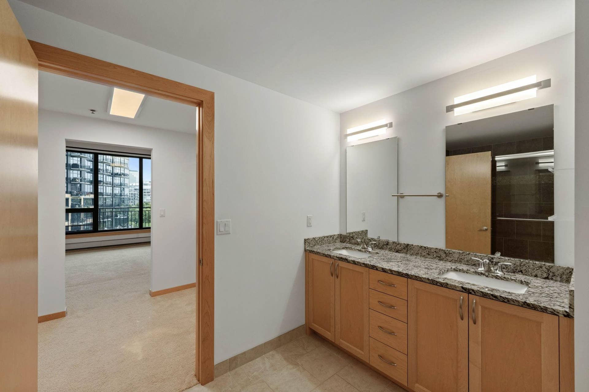 24-web-or-mls-1240-s-2nd-st-521.jpg