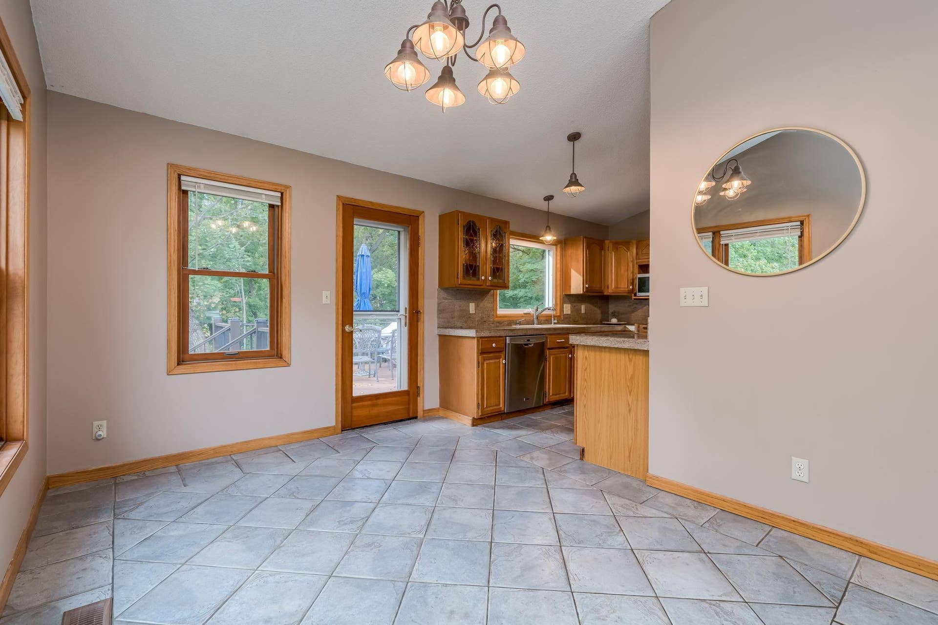 50 Canterbury Court, Mankato, MN 56001 50 Canterbury Court, Mankato, MN 56001