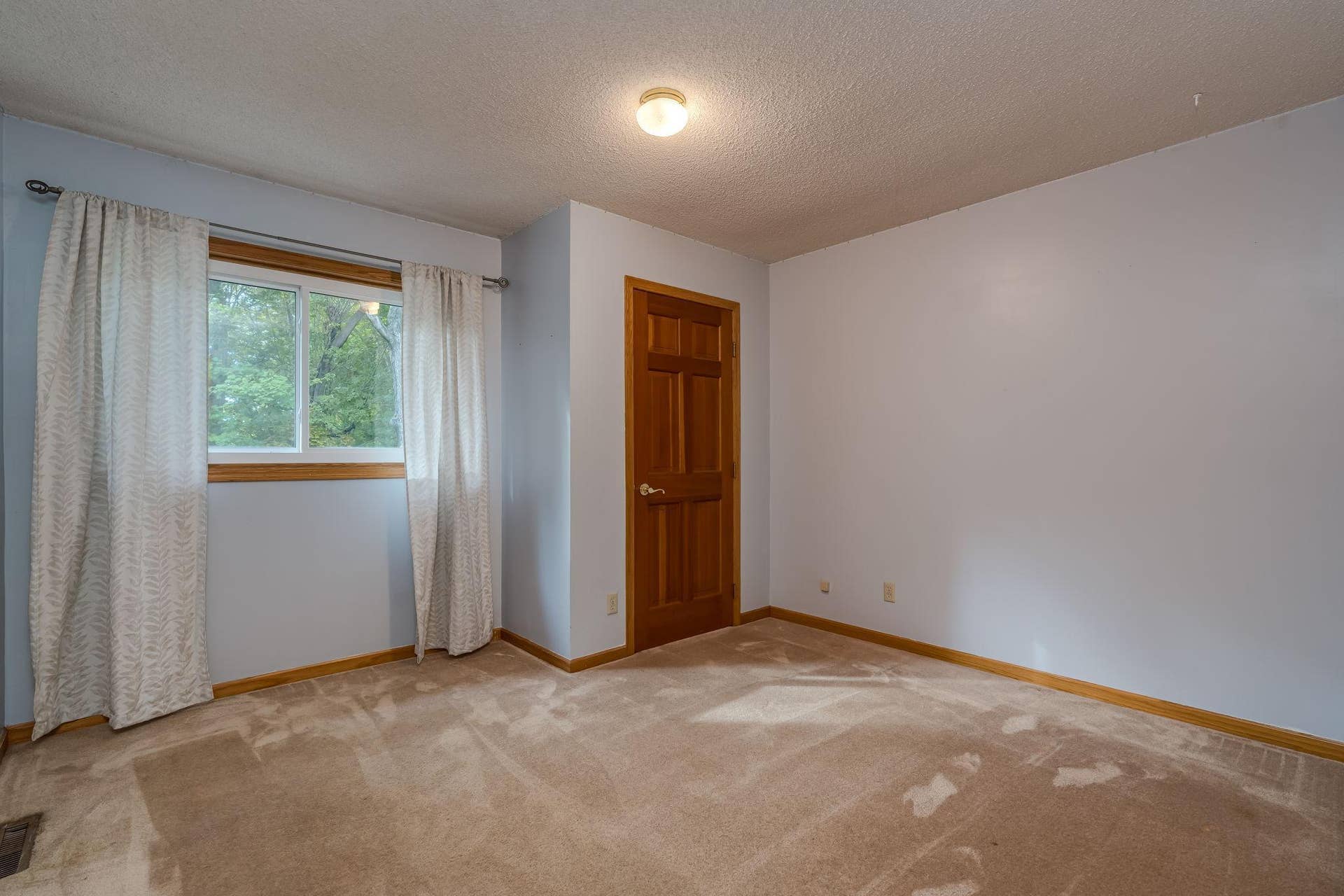 50 Canterbury Court, Mankato, MN 56001 50 Canterbury Court, Mankato, MN 56001