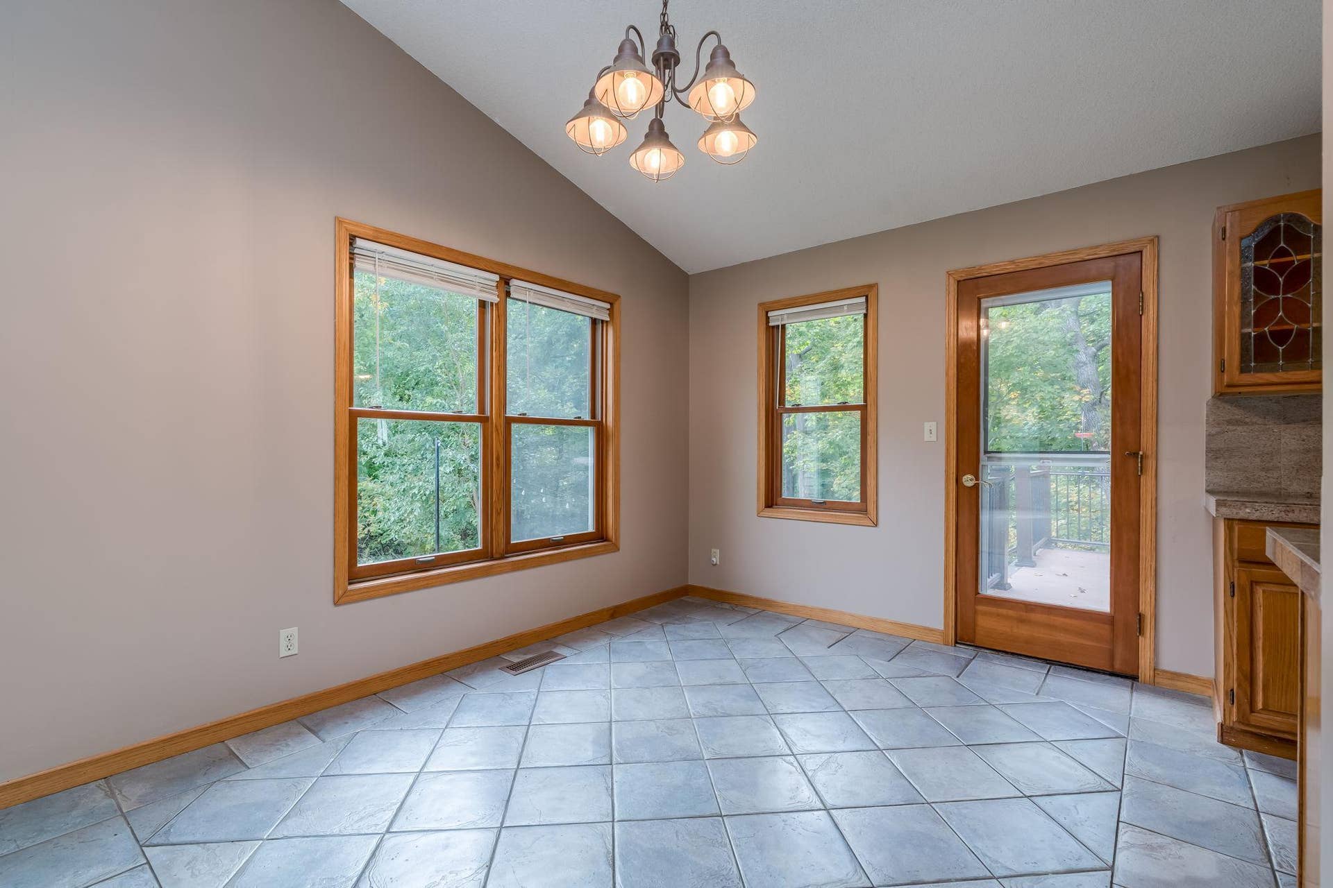50 Canterbury Court, Mankato, MN 56001 50 Canterbury Court, Mankato, MN 56001