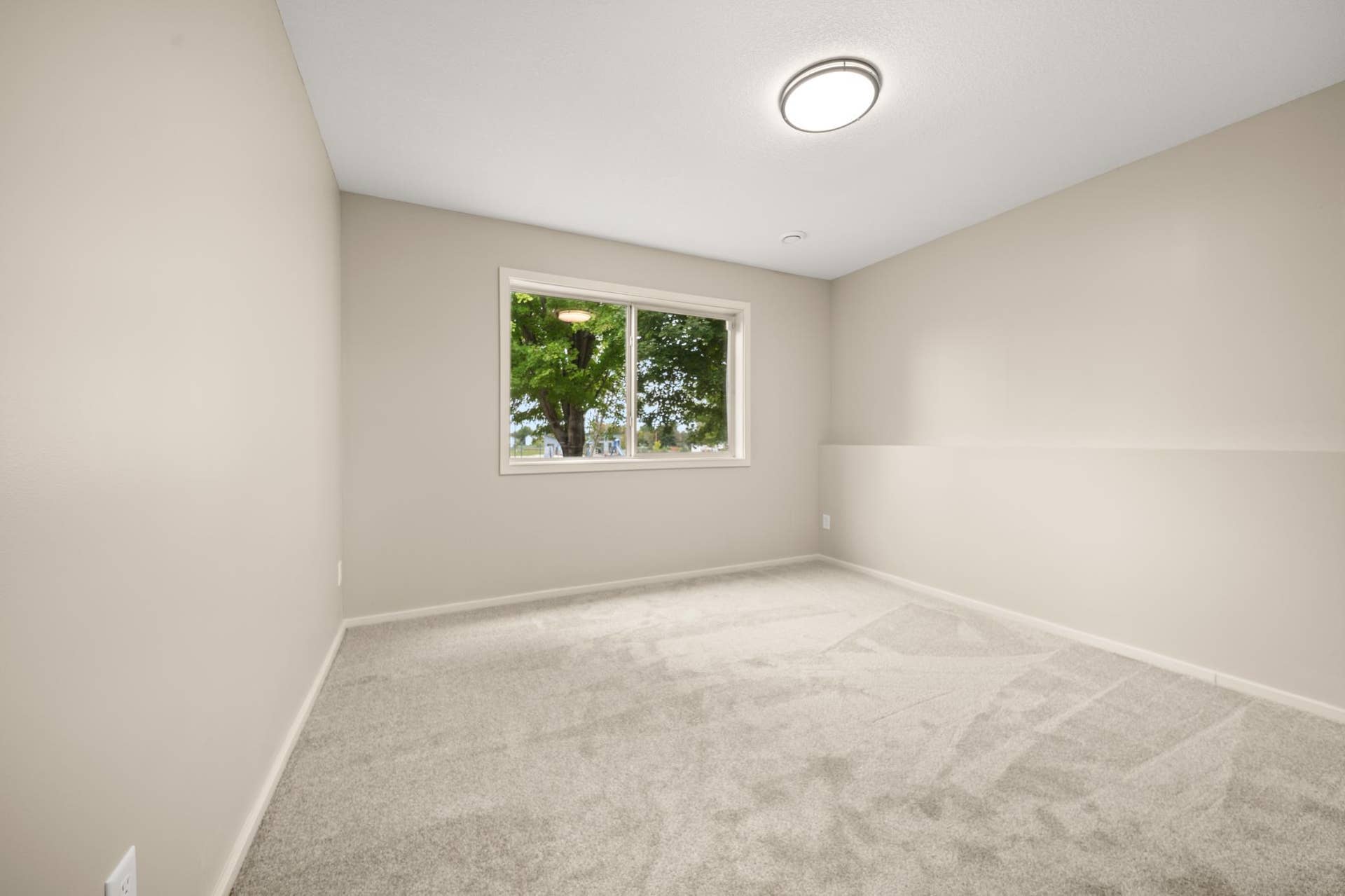 820 S Maple Street, Belle Plaine, MN 56011 DSC06573.jpg