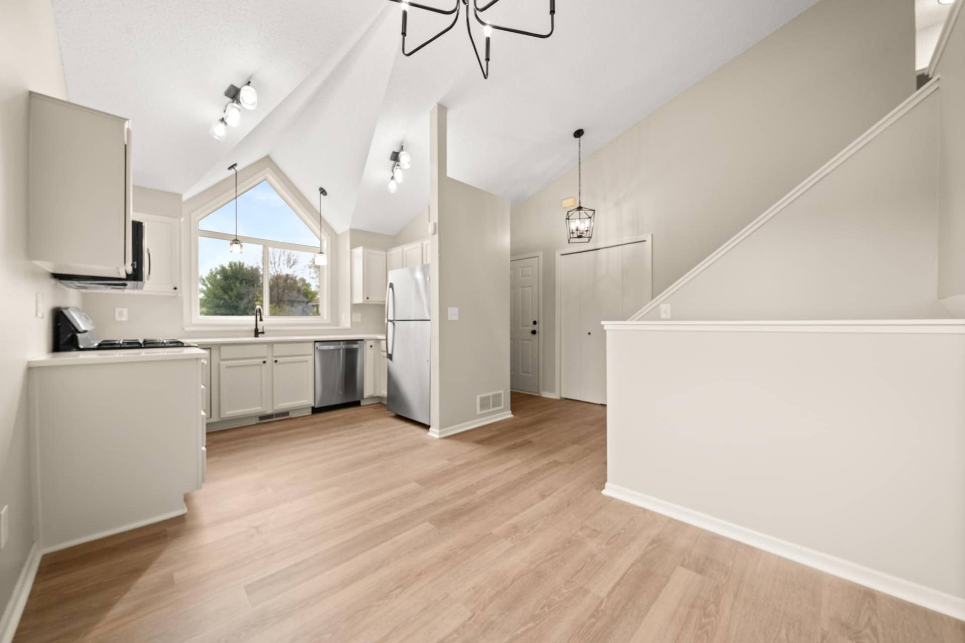 820 S Maple Street, Belle Plaine, MN 56011 DSC06498.jpg