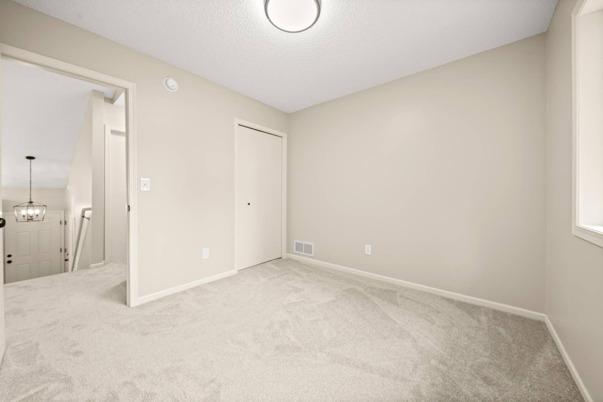 820 S Maple Street, Belle Plaine, MN 56011 DSC06628.jpg