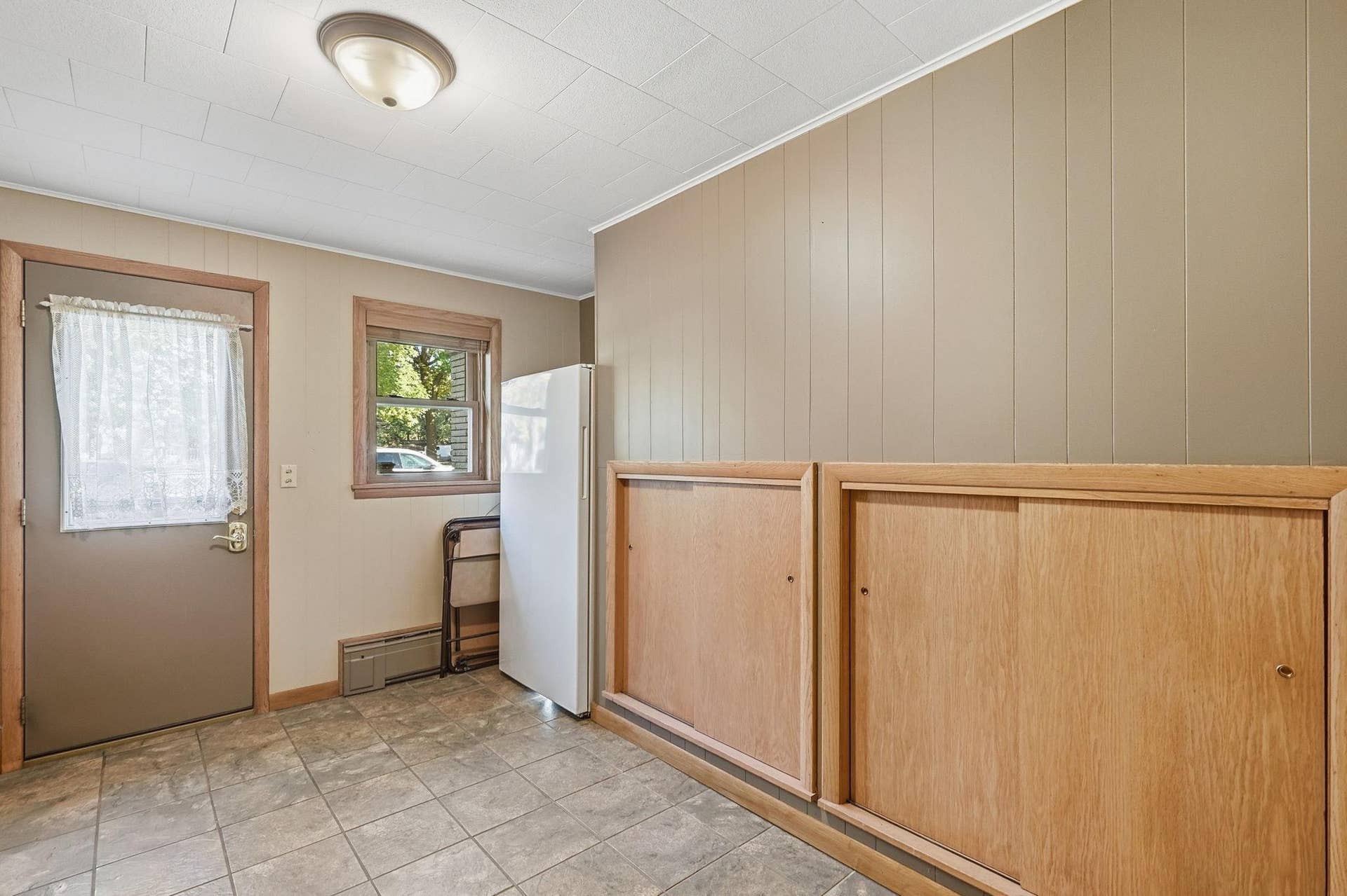 314 Maple Avenue S, Maple Lake, MN 55358 16- Lower Level Entry.jpg