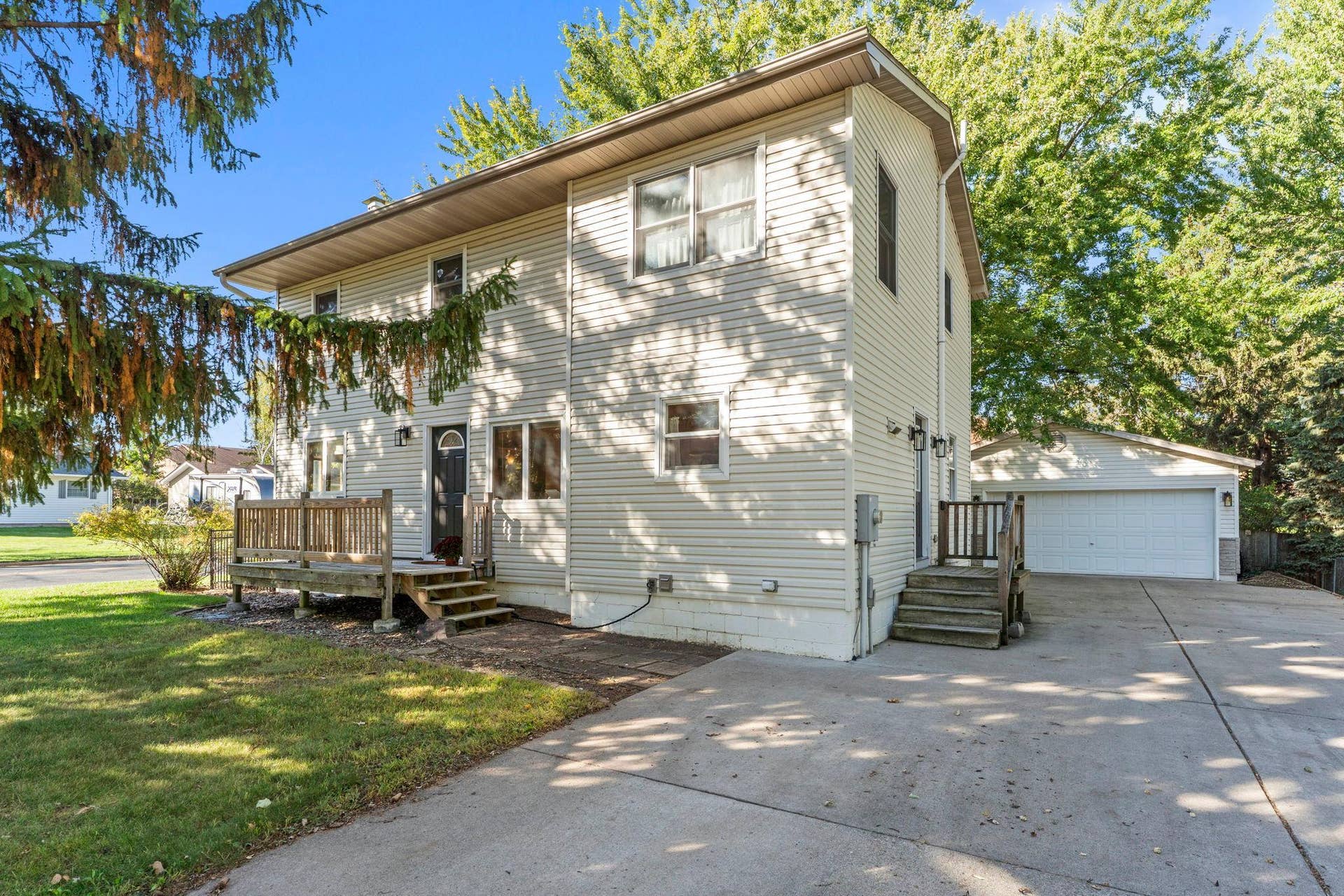 737 S Dakota Avenue, New Richmond, WI 54017