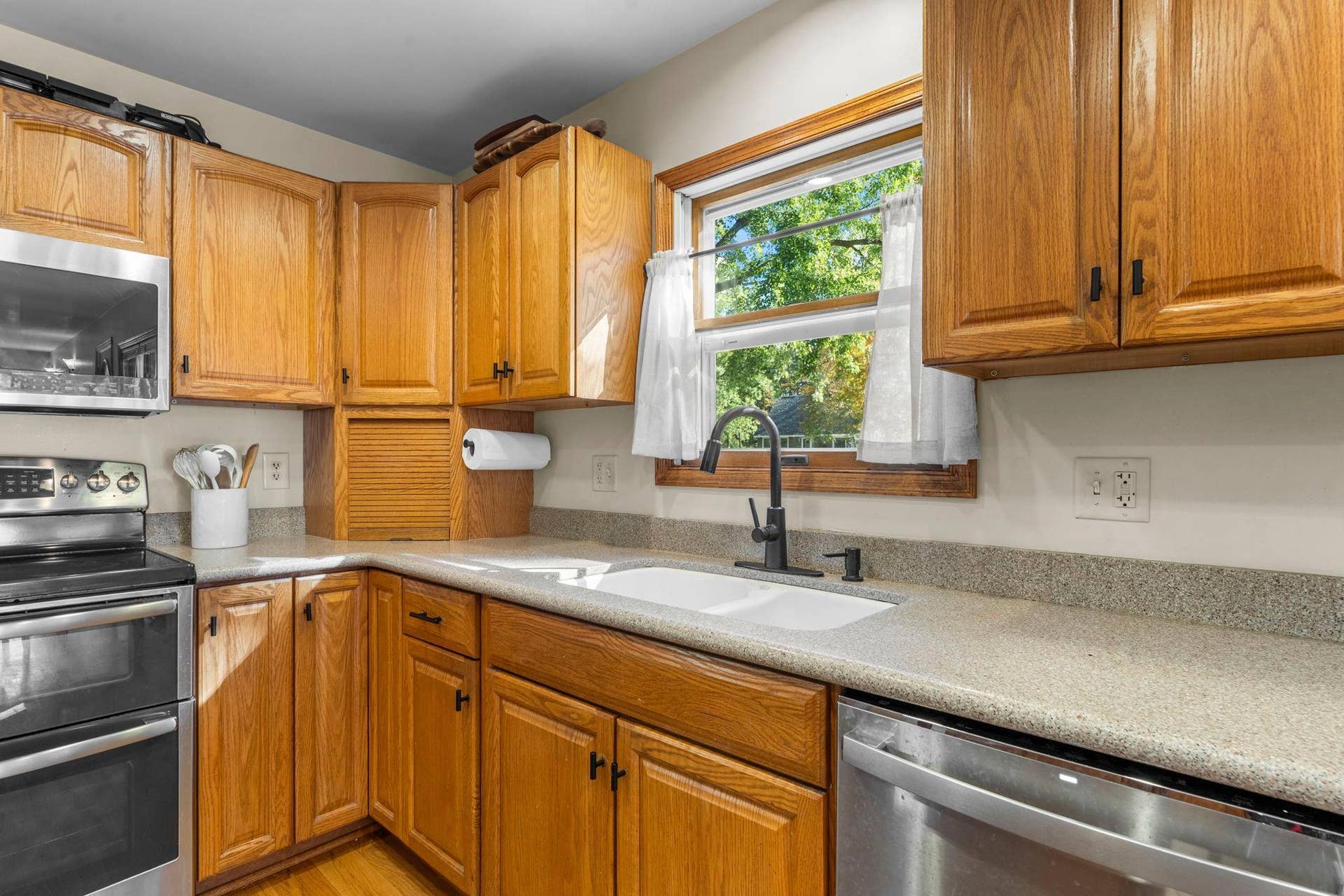 737 S Dakota Avenue, New Richmond, WI 54017