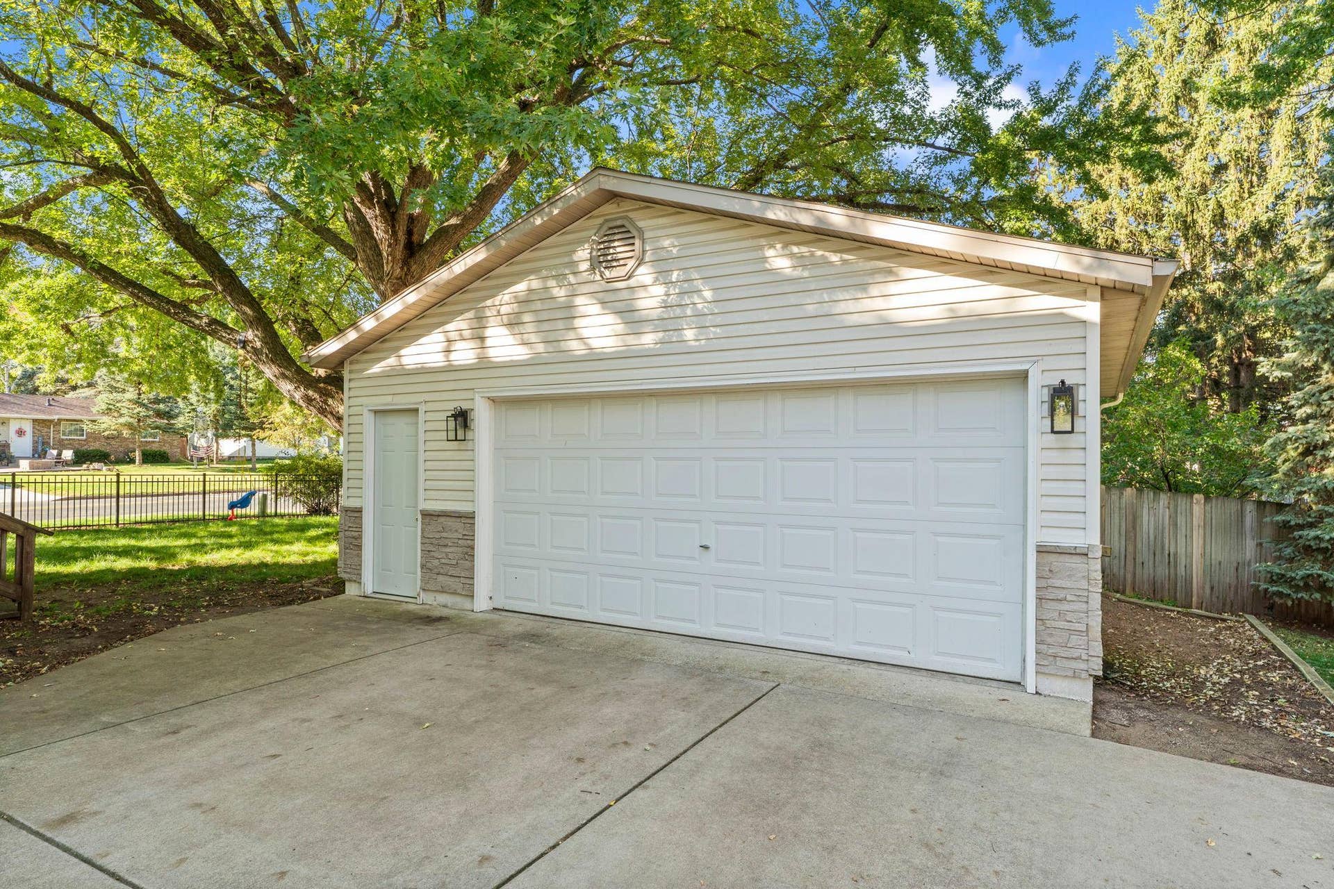 737 S Dakota Avenue, New Richmond, WI 54017