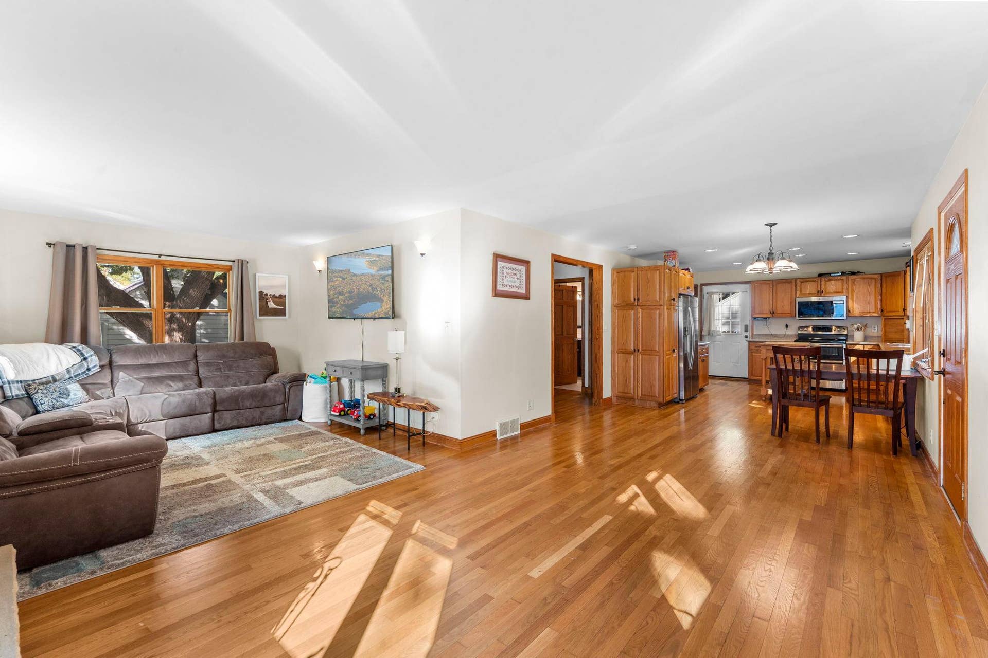 737 S Dakota Avenue, New Richmond, WI 54017
