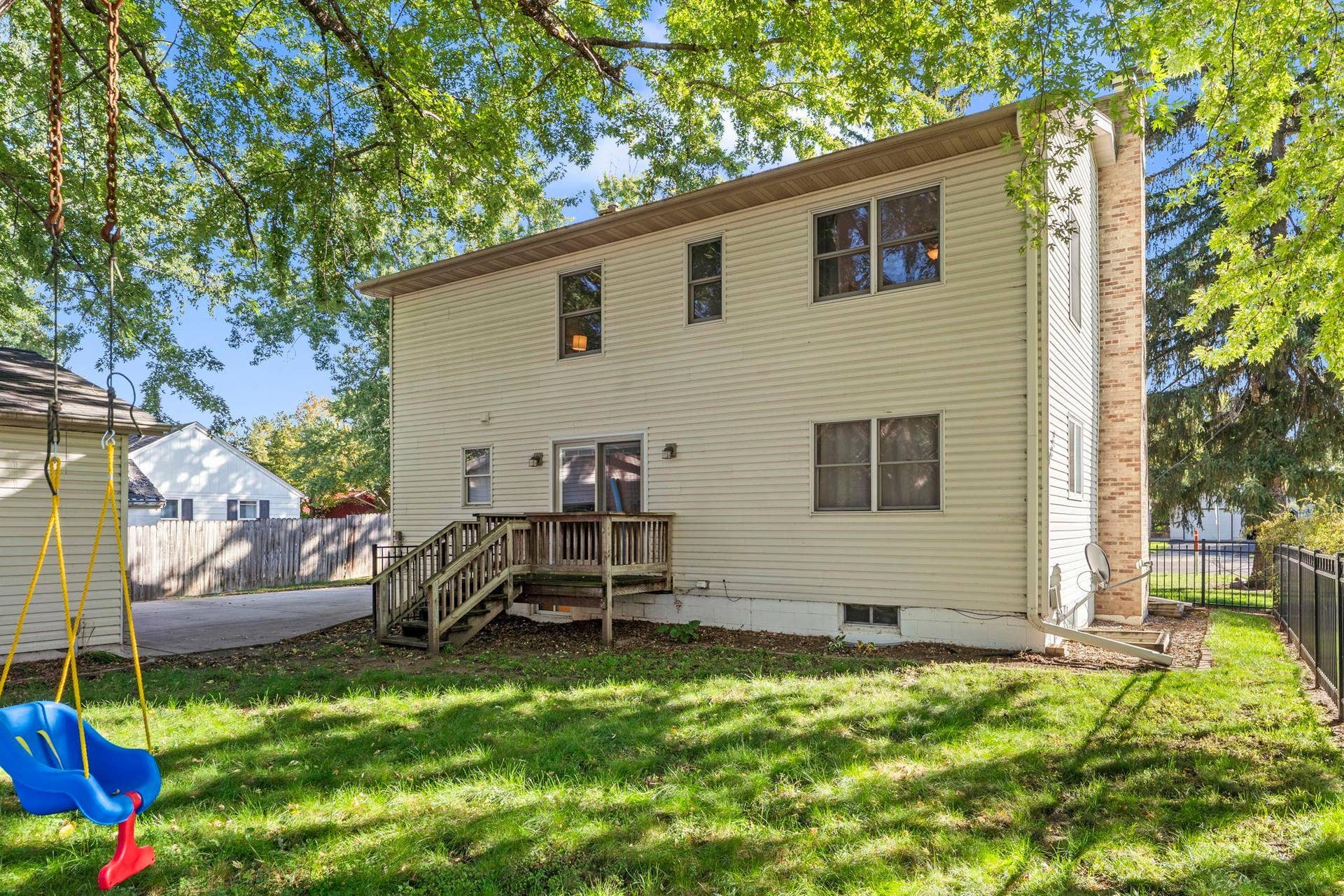 737 S Dakota Avenue, New Richmond, WI 54017