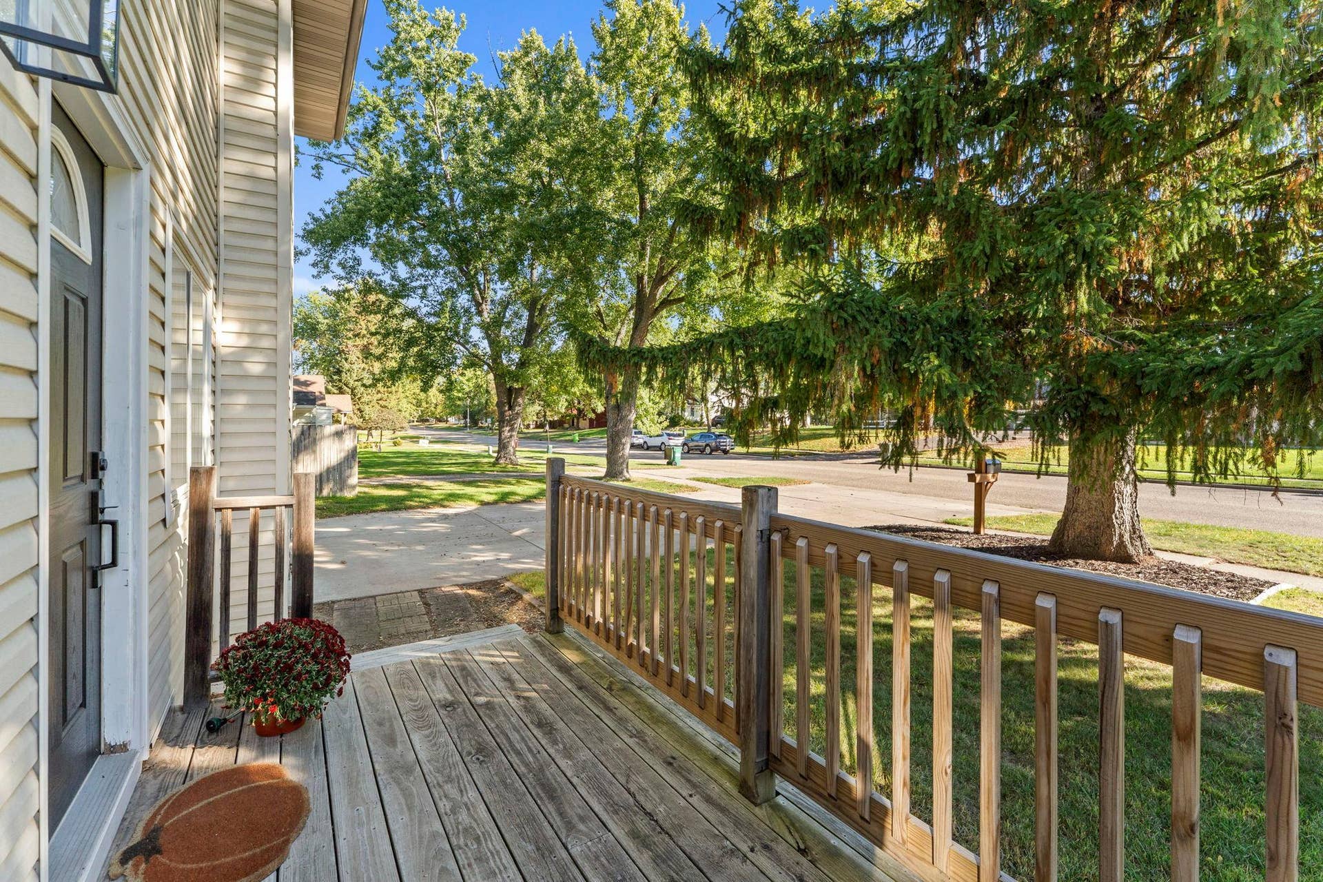 737 S Dakota Avenue, New Richmond, WI 54017