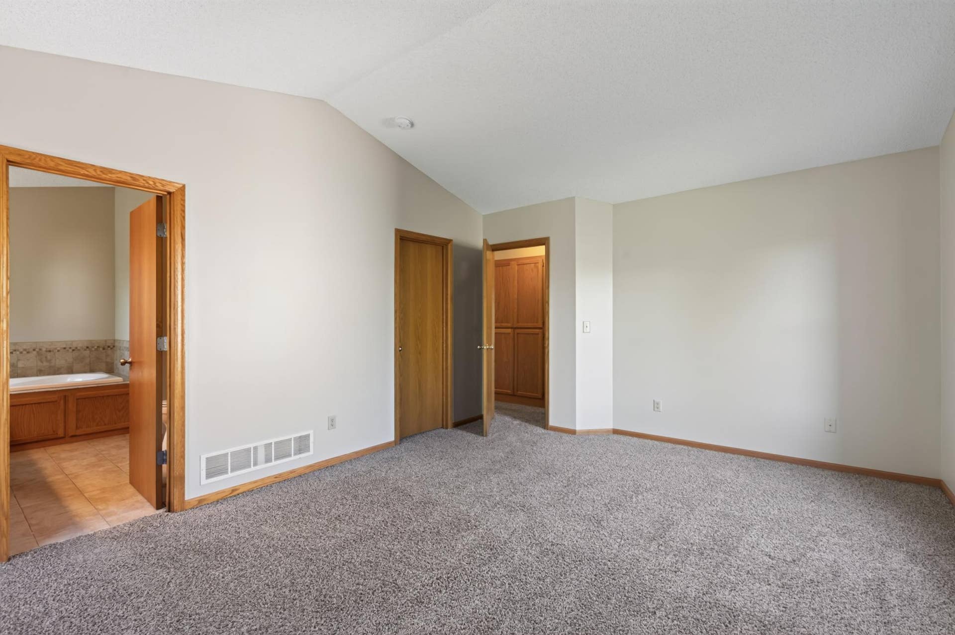 18418 85th Place N, Maple Grove, MN 55311 1000219639.jpg