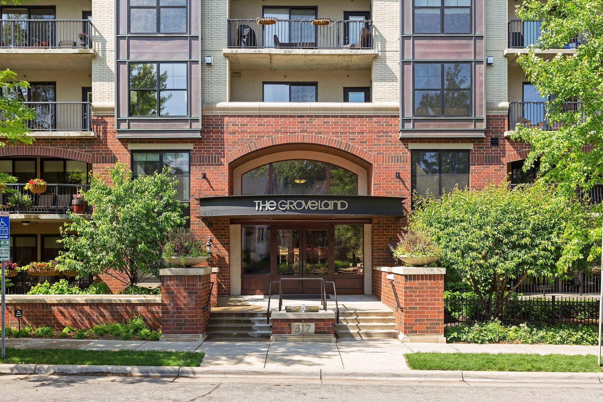 317 Groveland Avenue, #311, 45, Minneapolis, MN 55403 Welcome Home to 317 Groveland
