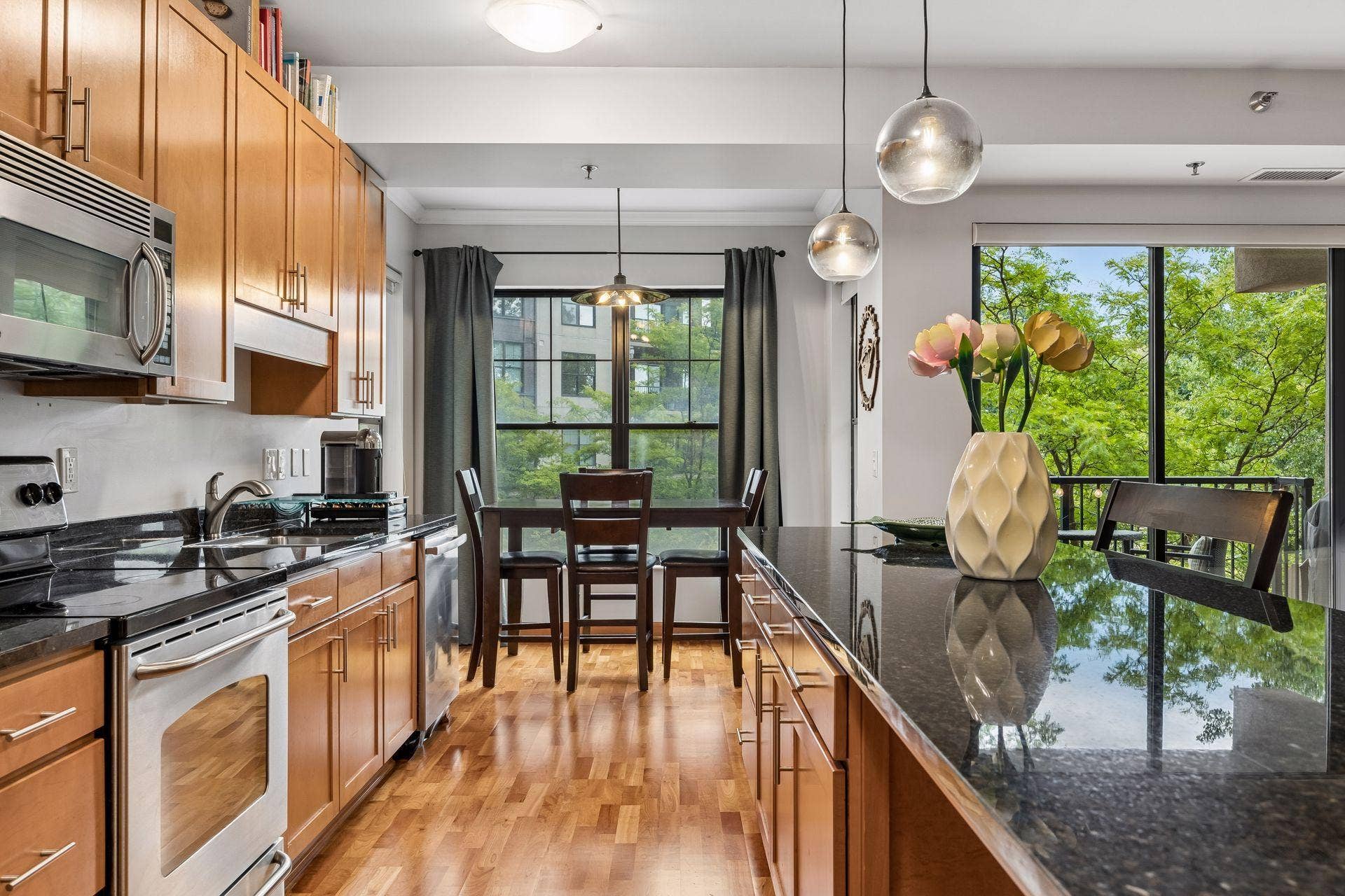 317 Groveland Avenue, #311, 45, Minneapolis, MN 55403 Open concept living