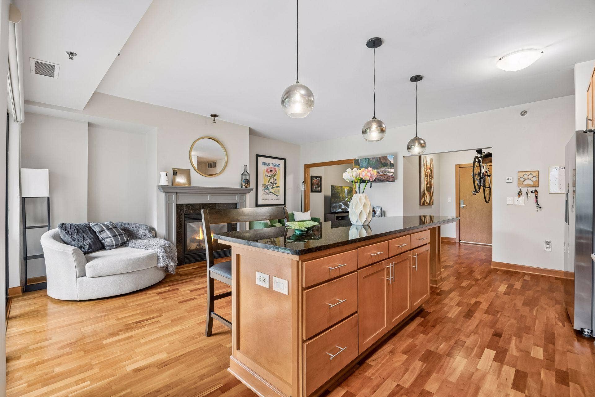 317 Groveland Avenue, #311, 45, Minneapolis, MN 55403 Open concept living