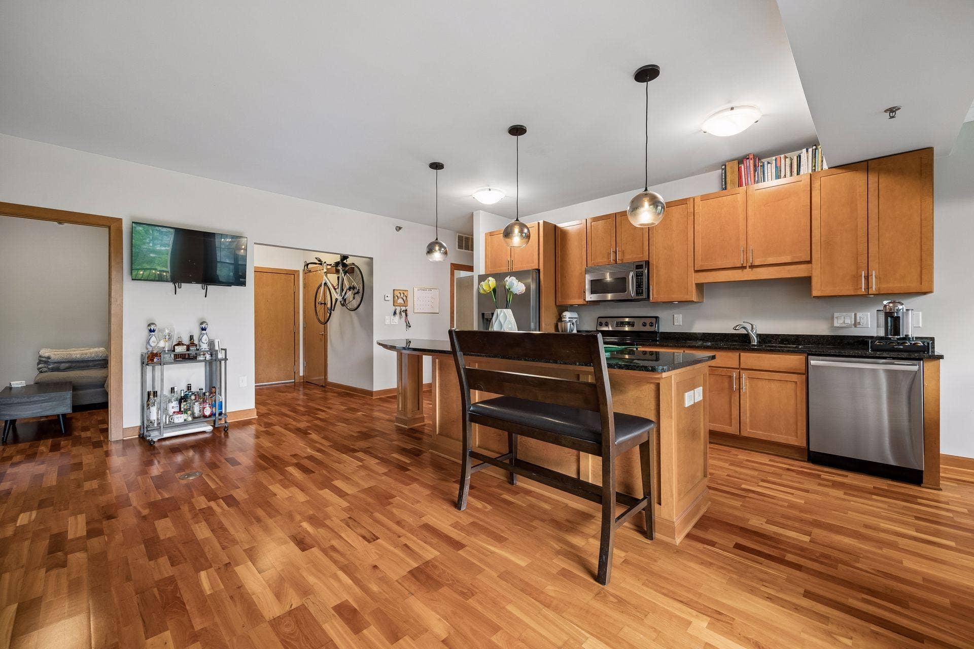 317 Groveland Avenue, #311, 45, Minneapolis, MN 55403 Open concept living