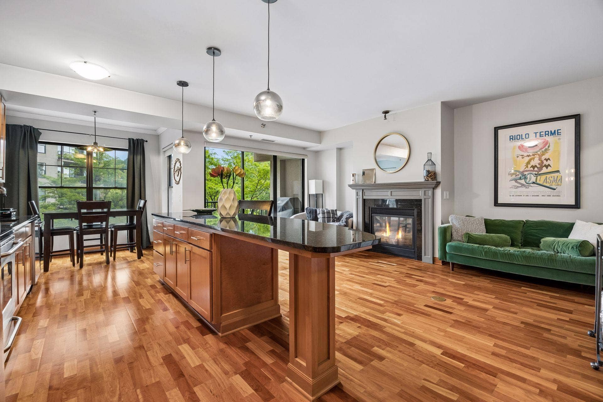 317 Groveland Avenue, #311, 45, Minneapolis, MN 55403 Open concept living