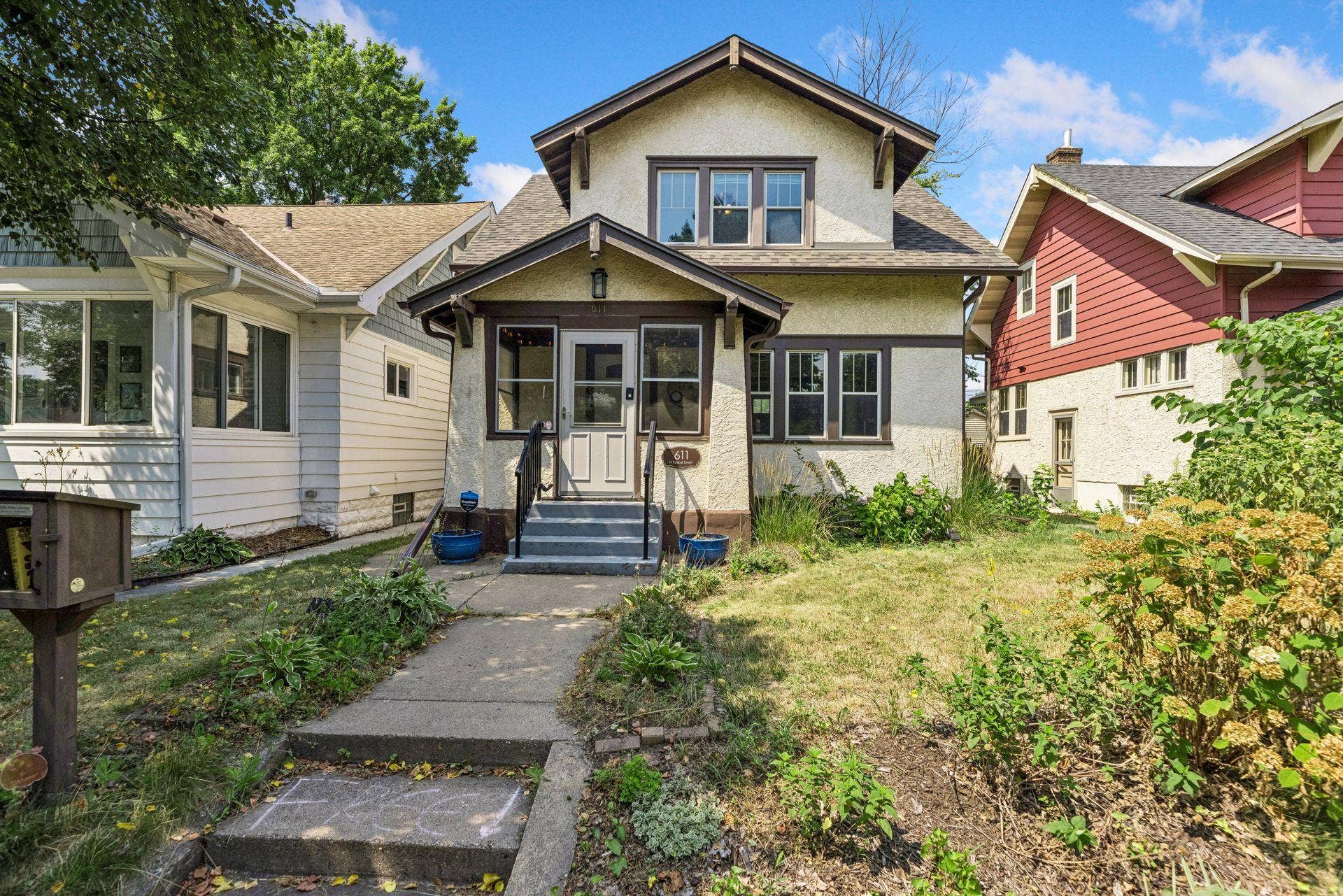 611 Pascal Street N, 93, Saint Paul, MN 55104 Charming St. Paul home located in the Hamline Midway area.