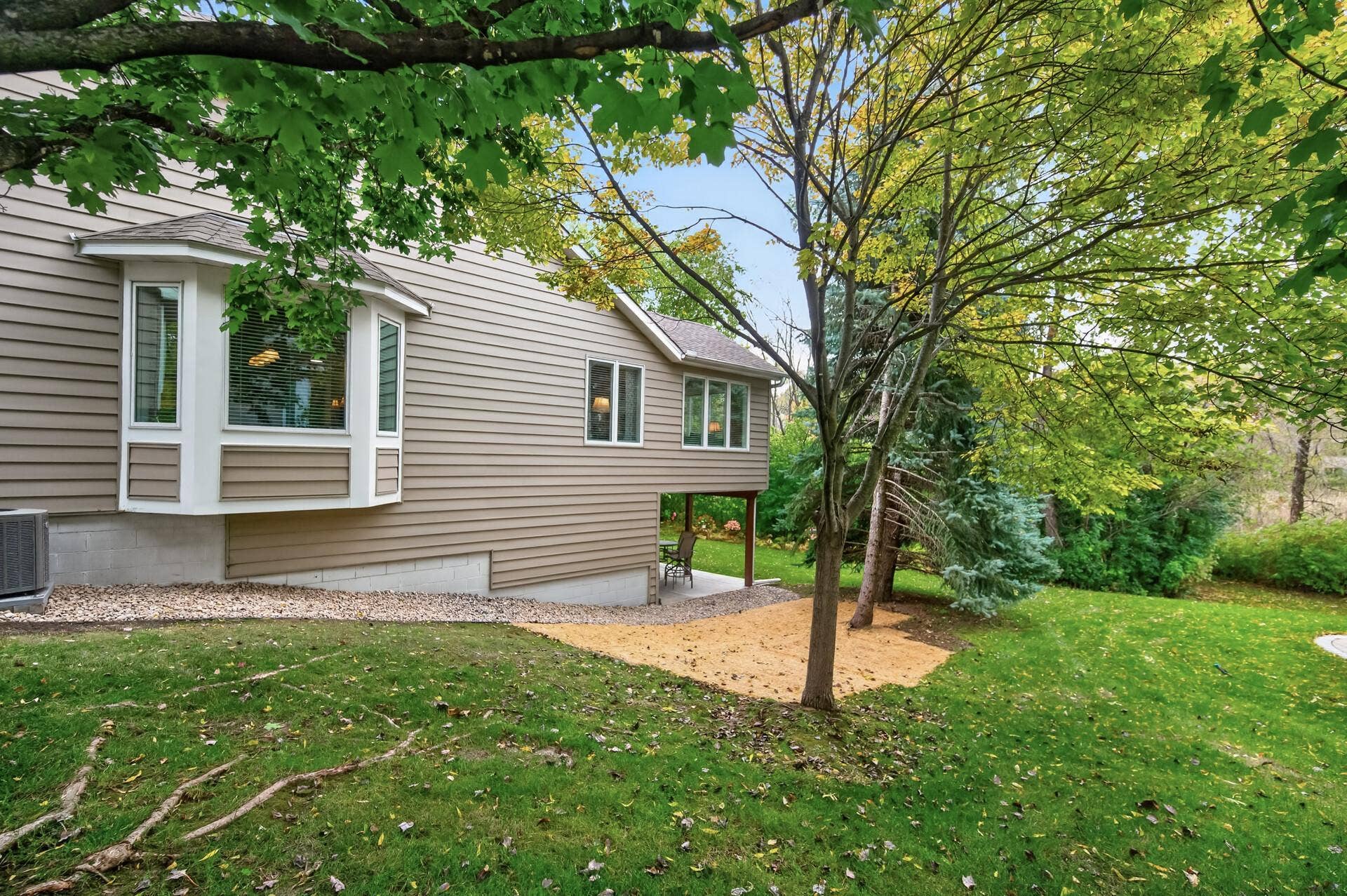 47_16035_38th_Ave_N47_mls.jpg
