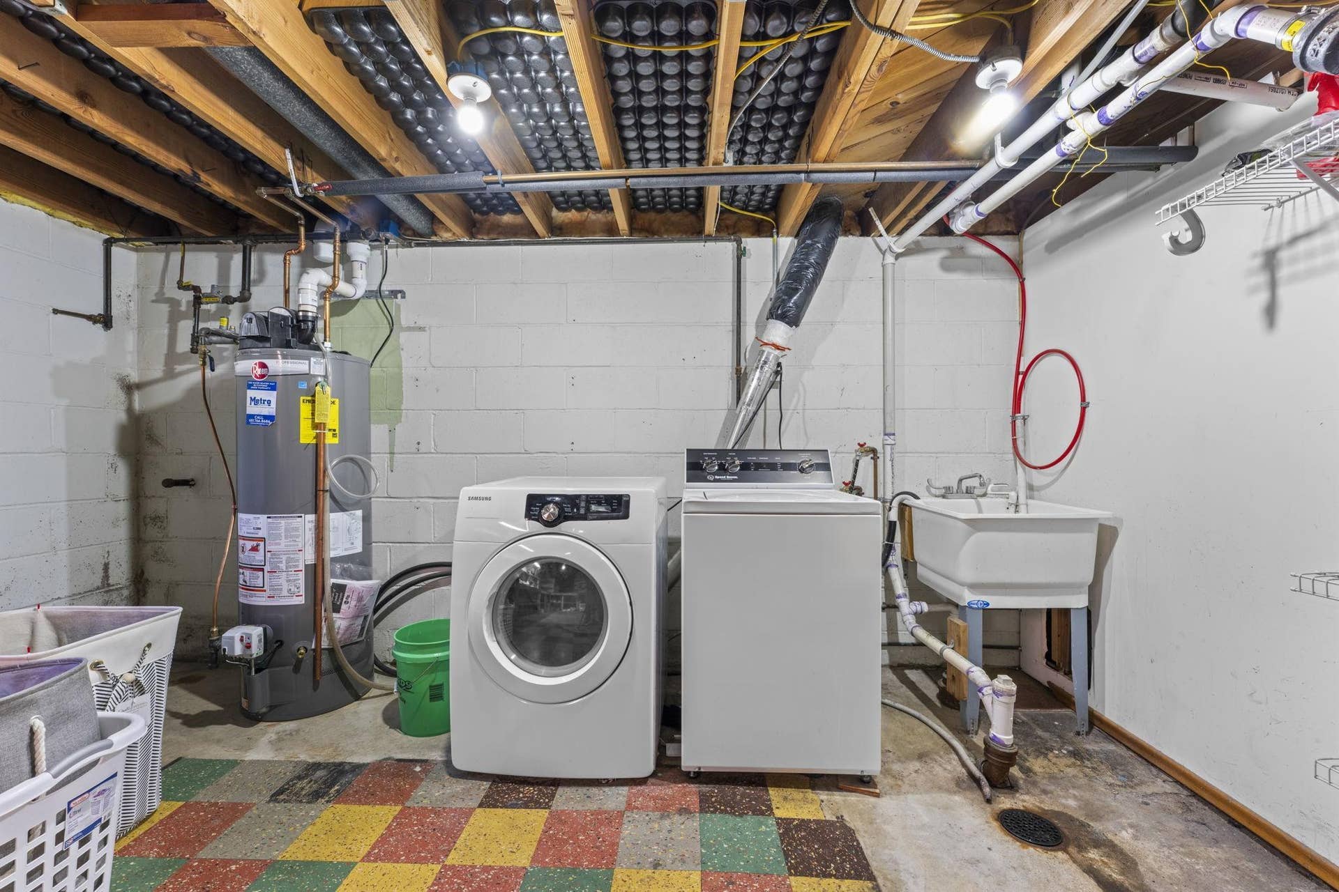 5347 Morgan laundry.jpg