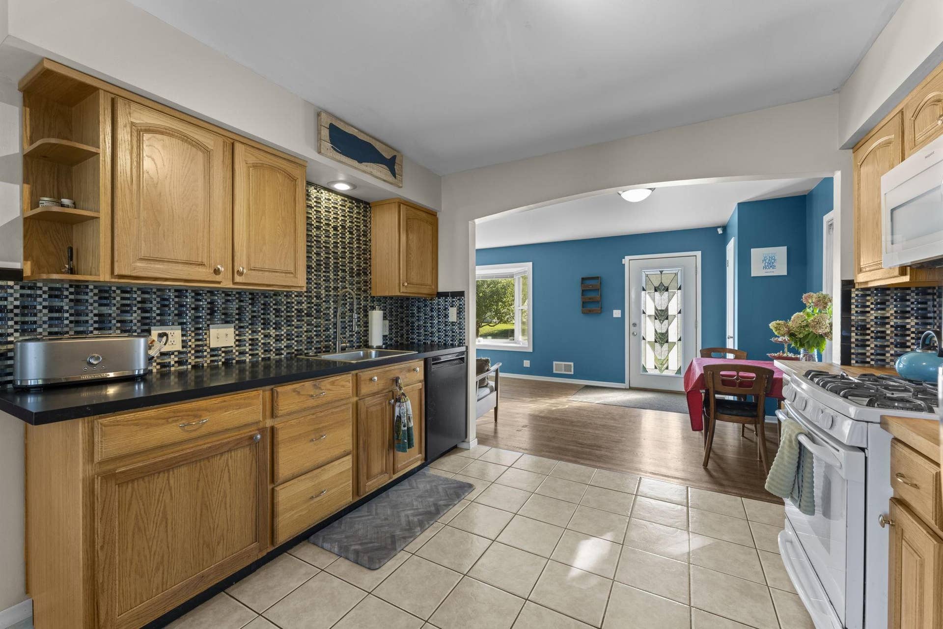 5347 kitchen4.jpg