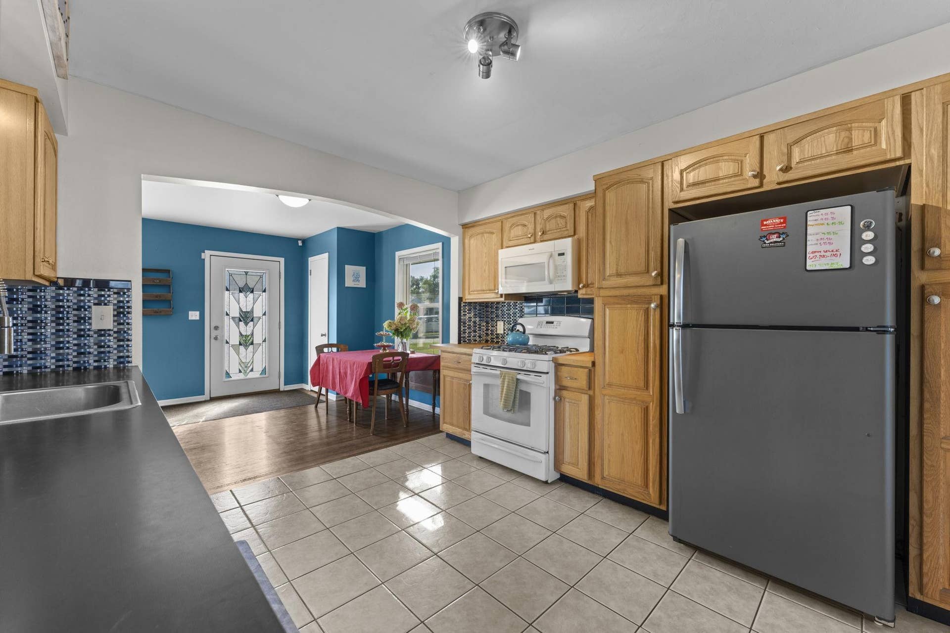 5347 Kitchen5.jpg
