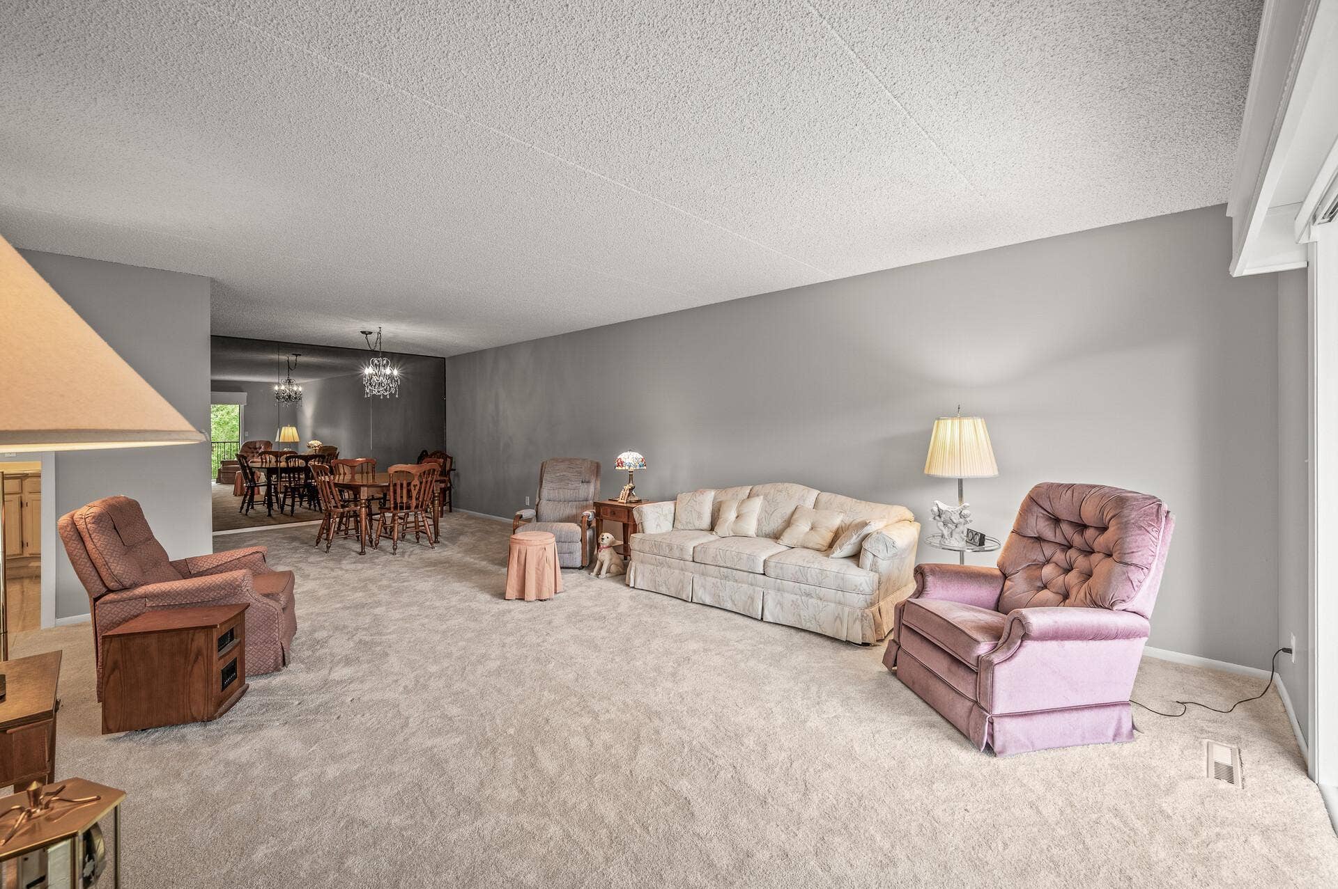 2455 Londin Lane E, #216, Maplewood, MN 55119 2455 Londin Lane E, #216, Maplewood, MN 55119