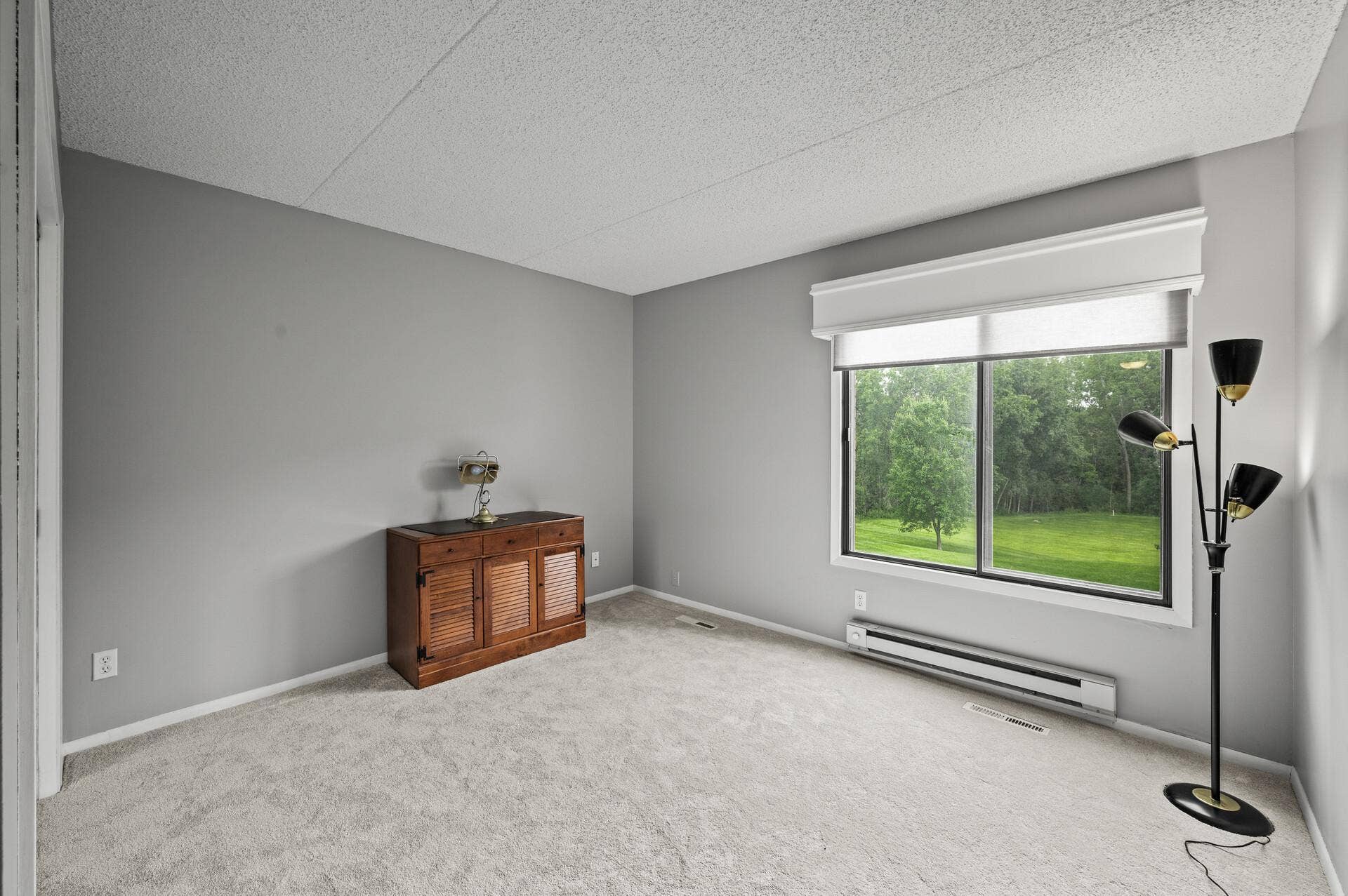 2455 Londin Lane E, #216, Maplewood, MN 55119 2455 Londin Lane E, #216, Maplewood, MN 55119