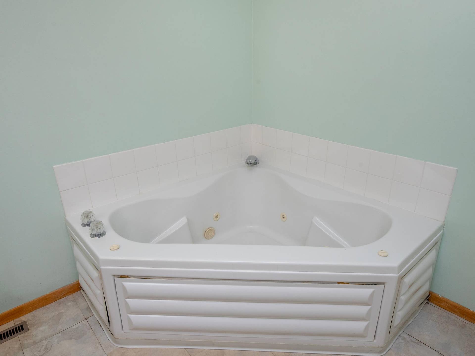 9175 Troon Court, Woodbury, MN 55125 9175 Troon Court, Woodbury, MN 55125