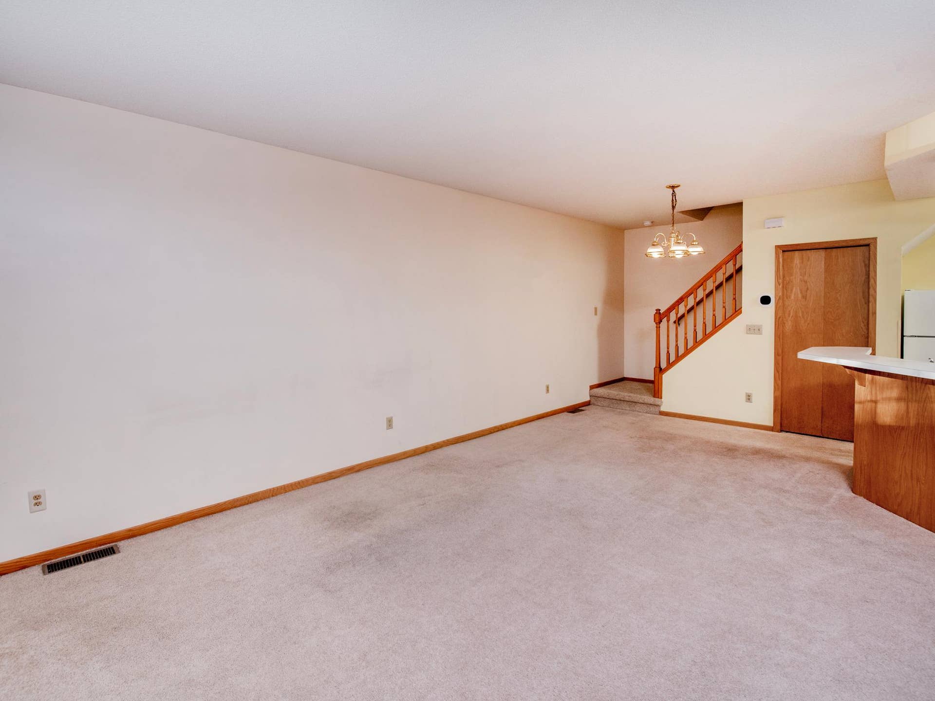 9175 Troon Court, Woodbury, MN 55125 9175 Troon Court, Woodbury, MN 55125