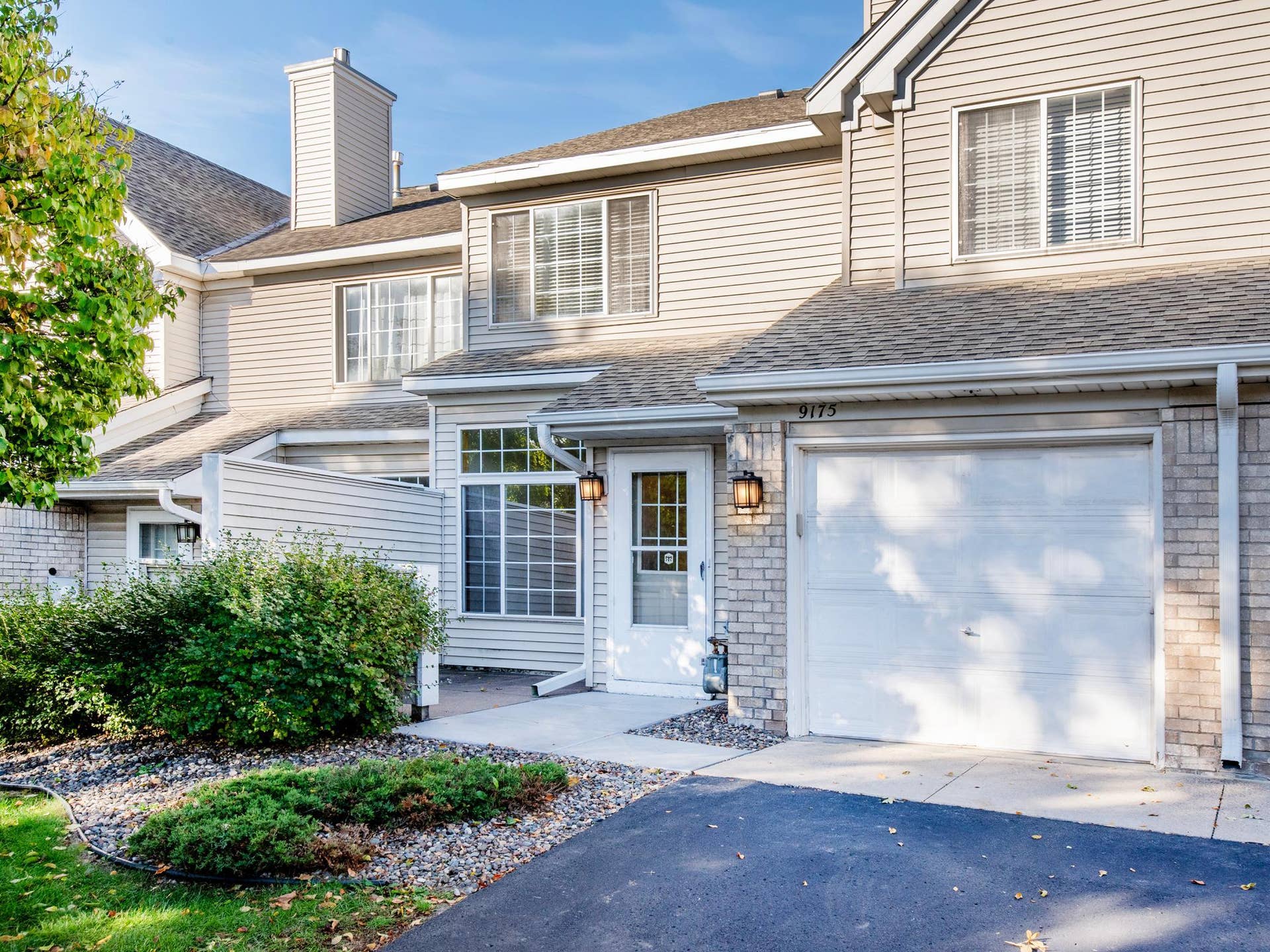9175 Troon Court, Woodbury, MN 55125 9175 Troon Court, Woodbury, MN 55125