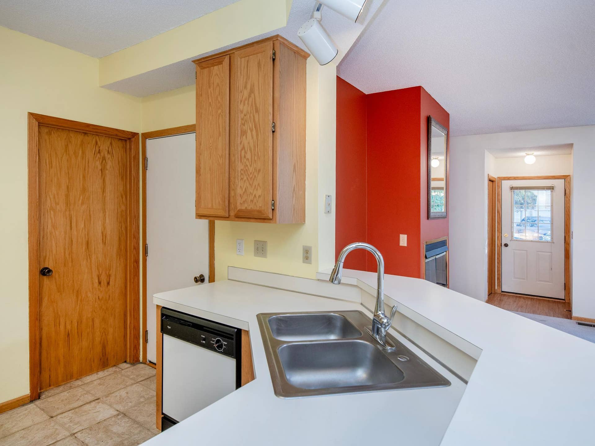 9175 Troon Court, Woodbury, MN 55125 9175 Troon Court, Woodbury, MN 55125