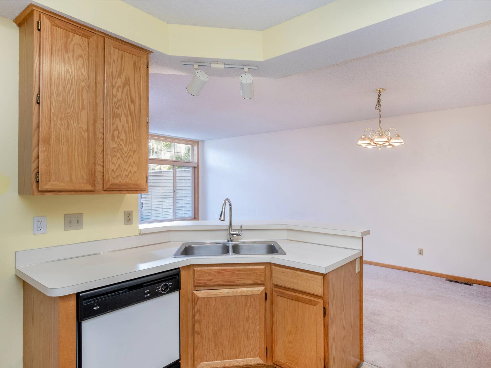 9175 Troon Court, Woodbury, MN 55125 9175 Troon Court, Woodbury, MN 55125
